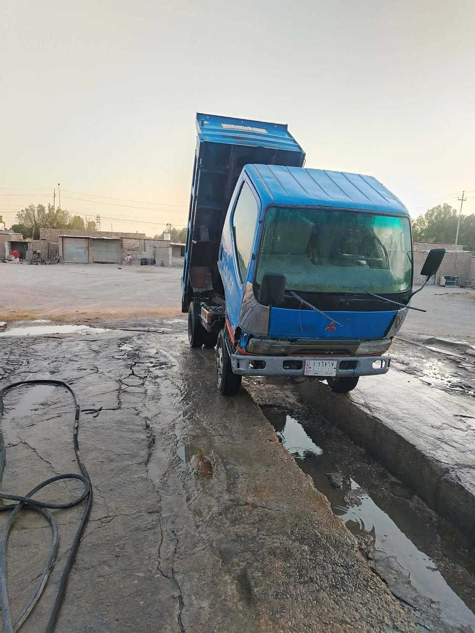 سلام عليكم كنتر البيع موديل 94 فحل سياره جاهزه الشاصي مكفول المكينه 33 رقم ذي قار سنويه 2027 سعره 125 وبيه مجال حك الجيه مكان السياره بل نجف وهاذه رقمي ***********
