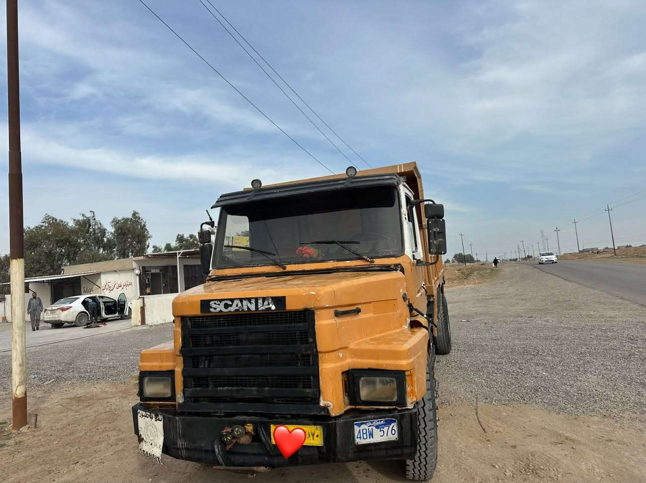 سلام عليكم. قلاب سكانيه تك ١١٢  
قلاب جاهزه الشقل 
اكسن و كير  وشاصي كفاله عامه 
محرك يبخر وتنقيص قليل جداً 
قماره بيه خويس بودي نص عمر 
صلاح دين بيجي حصت كاز 
*********** 

***********
