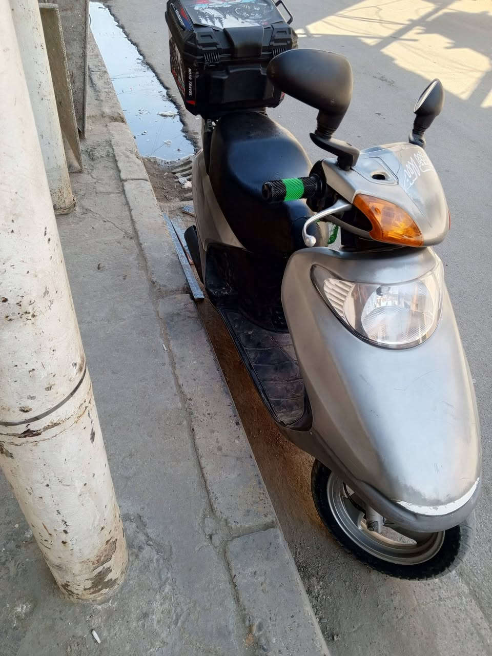 السلام عليكم درجه سبيسي مكفوله كفاله عمامه مكينه ما مفتوحه كهربايتها كلها شغله سلف هندر اشوف  بعينك  وتفحص مكاني بغداد المنصور  السعر  600 وبيها مجال قليل  الشراي يتصل  هذا رقمي  ***********
