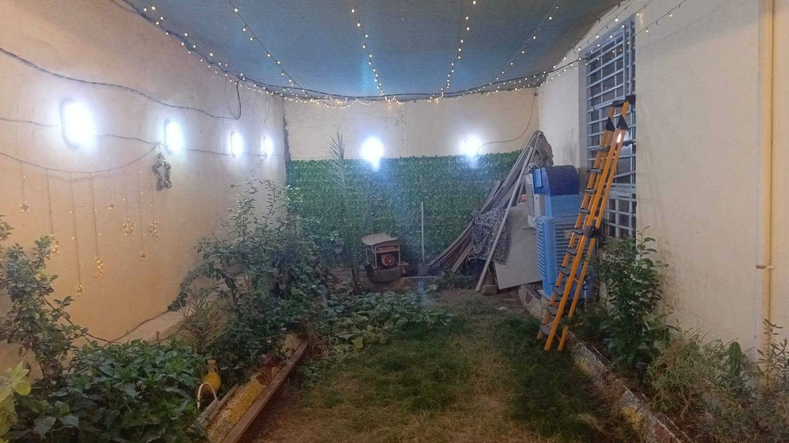 بيت للبيع مساحته 200متر طابقين
العنوان مقابل ملحق قريه الغدير طابو زراعي سند 25قرار محكمه 

للاستفسار الاتصال على الرقم التالي أو مراسله واتساب ***********
