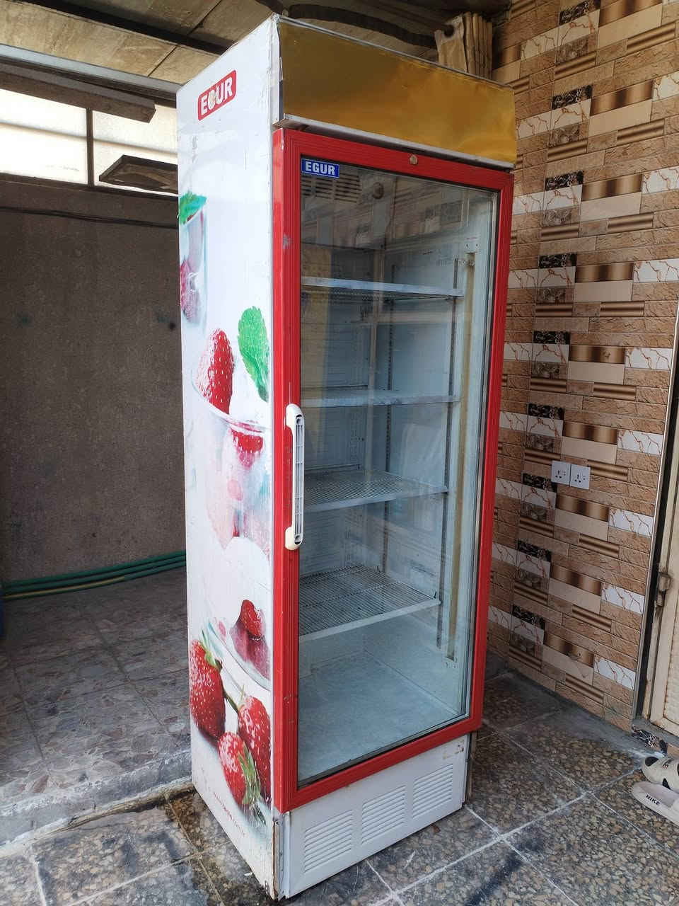 عارضات للبيع العدد 4 العنوان بغداد حي اور الشراي يتصل على هذا الرقم ***********
