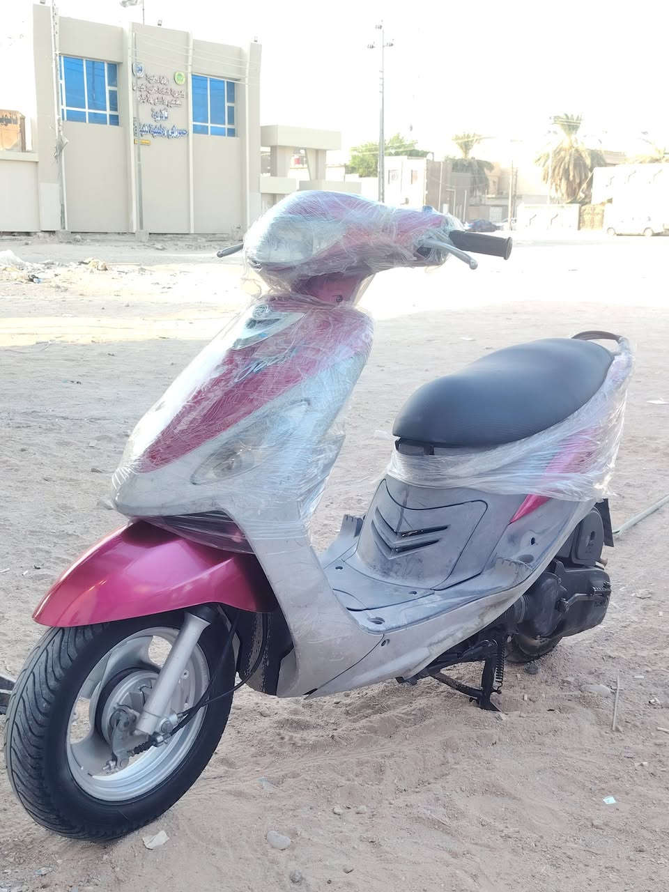 سلام عليكم شباب ماكس قجمه ماخذه باله رمبه دراجه نضيفه مكينه ما مفتوحه ما مبدل شي بيه ما عده لكفرات مبدله فقط كهربايات كله شغاله نكرت سلف دراجه سعر 1100وبيه مجال لطيبين رقمي *********** مكاني بصره زبير حي معلمين
