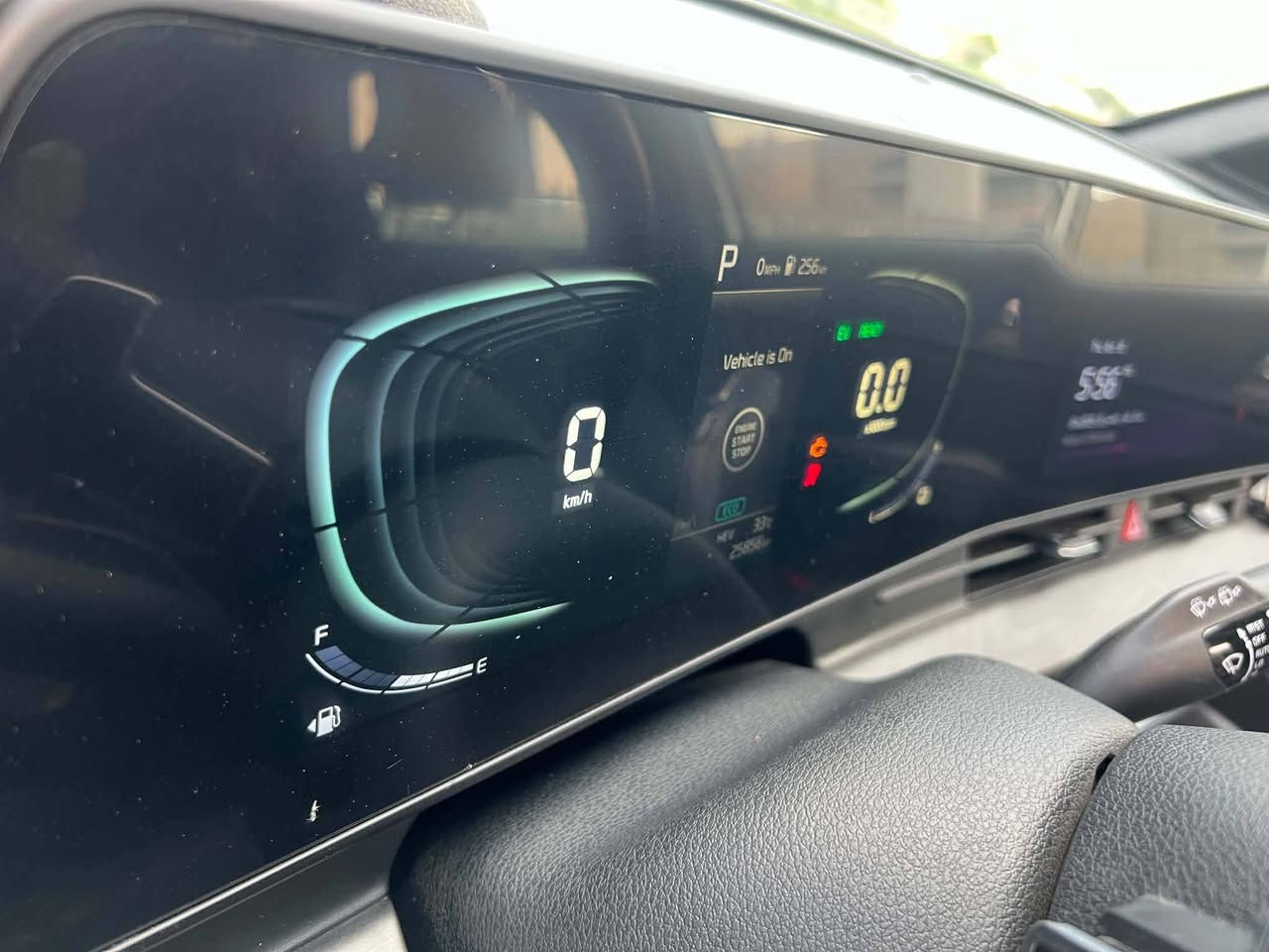 كيا سبورتج 2024 PLUG-IN HYBRID وارد أمريكي
منظومة المحرك والوقود:
• محرك 1500 تيربو
• دفع رباعي مع أنظمة قيادة متعددة (جبلي، ثلجي، ترابي)
• هجين شحن (Plug-in) شحن خارجي وبنزين
• إمكانية القيادة كسيارة كهربائية بالكامل
• عداد المسافة: 24 ألف كم (قابل للزيادة)

المواصفات والرفاهية:
• فتحة سقف بانوراما
• تشغيل عن بعد وبصمة تشغيل
• شاشة دشبول ممتدة عملاقة
• شاحن لاسلكي وتبريد قطعتين منفصل
• كشنات جلد أسود كهرباء وتدفئة
• كير ماوس وتحكم ستيرن كامل
• نظام خرائط كيا ومسجل ناطق مفعل
• أبل كاربلاي وأندرويد أوتو

أنظمة الأمان والقيادة الذكية:
• رادارات كاملة (أمامي، جانبي، خلفي، تحديد مسار)
• قيادة آلية ومثبت سرعة
• كاميرا دوارة وحساسات خلفية
• نظام النقطة العمياء
• أوتو بريك وأوتو هولد ونظام نزول المنحدرات

الإضاءة والمظهر:
• لايتات LED أربع عدسات ودبل زينون أصلي
• ويل كروم وحاجب LED
• مراية تعتيم وإشارات بالمرايا

تفاصيل البيع:
• الرقم: بغداد
• السعر: 215 ورقة (وبي مجال)
• للاستفسار: ***********
