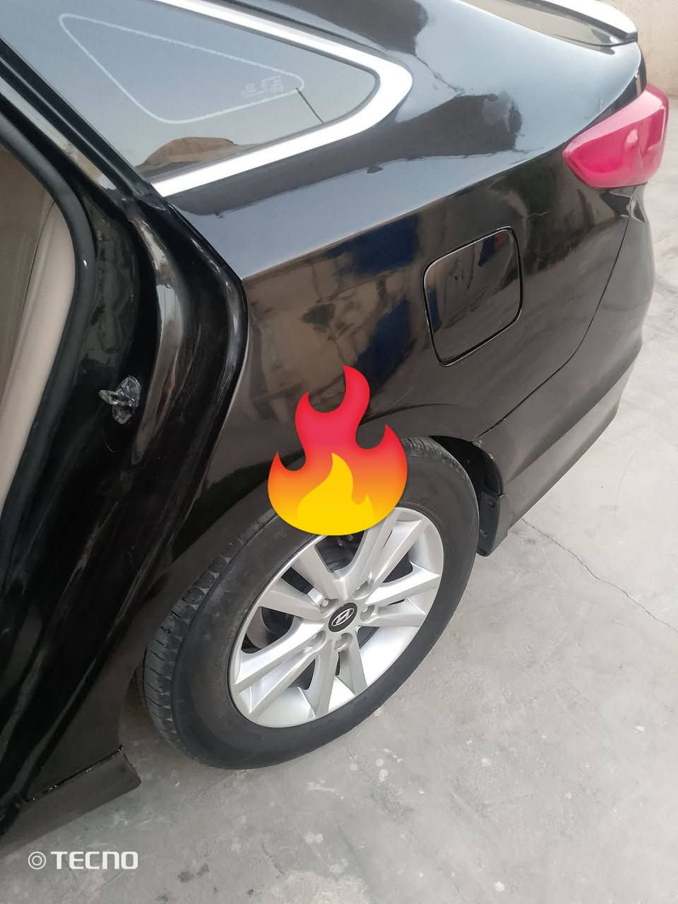 سوناته 15شكل16وارد امريكي لون اسود دواخل مثل ماموضح مكينه جي دي اي 2400بسمي سنويه نهاية27بيه ضربه بلمدكر لخلفي جهت سايق بيه صبق سياره بس سياره حلوى وناعمه بشكل اي ستفسار عل هذا رقم ***********

نص مكتوب في الصور:
- TECNO