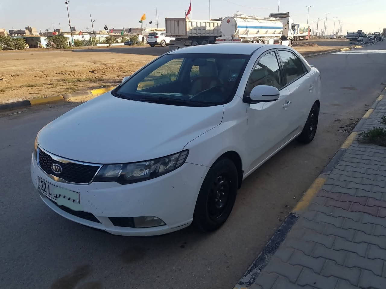 🚗 للبيع كيا سيراتو موديل 2011 – خليجي (كويتي)
سيارة نظيفة جداً، استخدام شخصي، وما تحتاج أي شي جاهزه.

✅ موديل: 2011

✅ وارد خليجي (كويتي)

✅ محرك 1600 دكشن عالي وكير بحالة ممتازة

✅ تبريد ثلج تخم تاير صدر جديد 

✅ السيارة مرتبة ونظيفة من الداخل والخارج

✅ رقم شمالي تريد تحويل تريد وكاله 

💰 السعر: 84 وبيها مجال 

📞 للاستفسار والاتصال:

***********

الجاد بالشراء يتفضل، والله يرزق البائع والمشتري.
