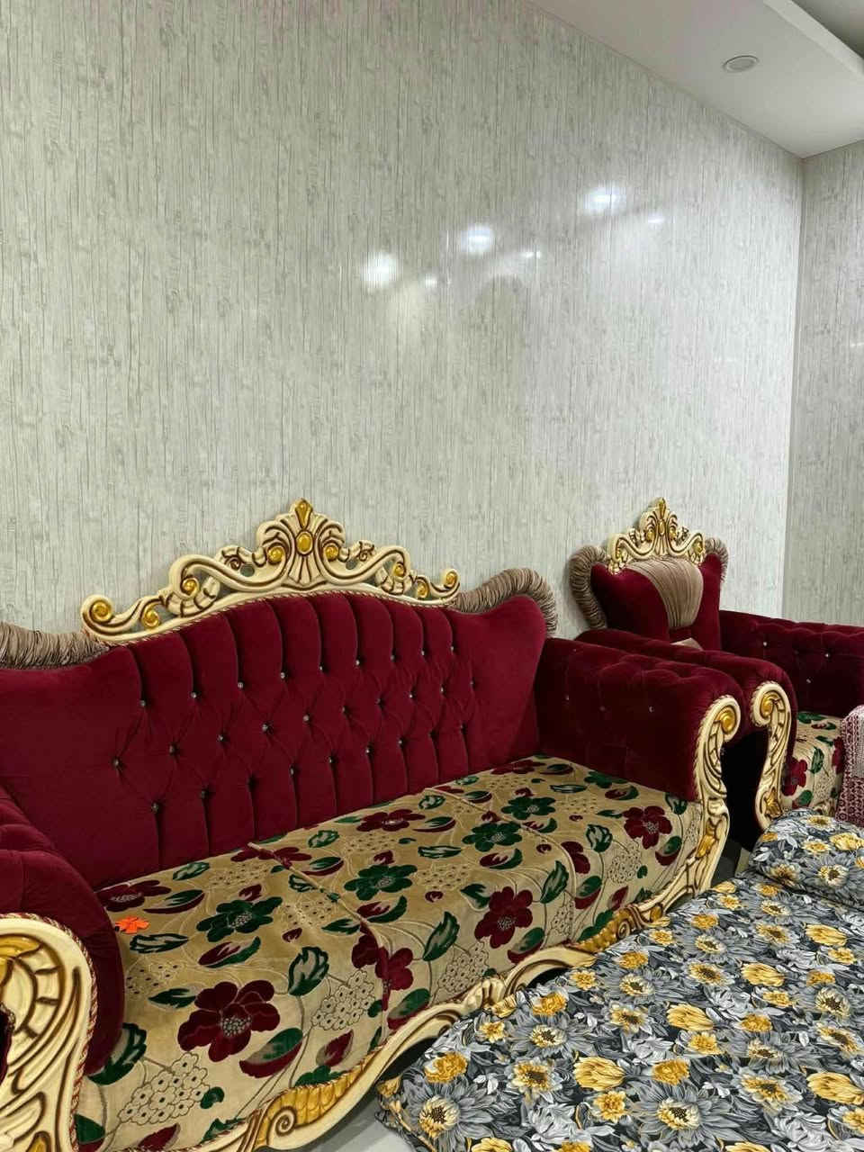 طقم كنب • ٨ قطع • مقاسات مختلفة
