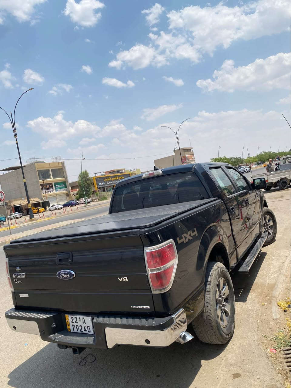 فورد F150محرك 8سلندر سنويه وهزه ورقم كلها جديد بي جم ملاحظات بسيطه بدون صبغ بدون حادث مراوسه مع جيب لاريدو 
للاستفسار *********** كركوك, العراق
