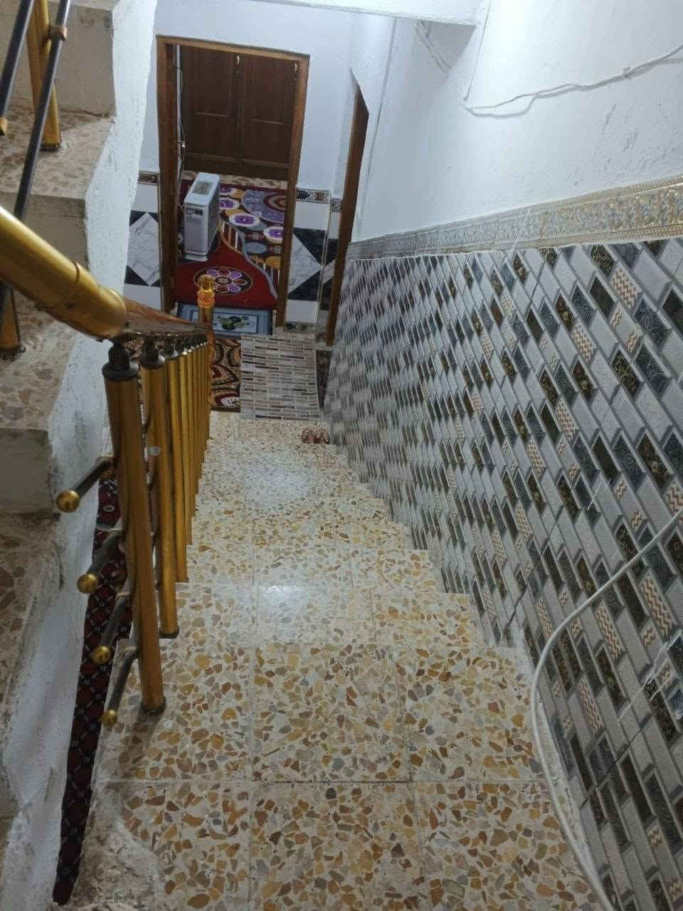 #يالله 

بيت للبيع

العنوان*الماجديه سيد عاشور قرب الاربع سايدات 
المساحه 200 متر

طابق ونص
الطابق الاول
غرفتين صاله مطبخ حار وبارد حمام وستقبال صحيات

الطابق الثاني 

غرفتين وحمام

سنة البناء  2011 البيت عكاده نظيف 

السعر 125 وبي مجال

#طابو_صرف

الاتصال ع الارقام التاليه أو مراسلتنا عبره الواتساب 
***********
***********

#ملاحظه*جاهزين لعرض عقاركم عندنا 
وناشر هواي بيوت ادخل ع الصفحه اي بيت يعجبك راسلني
