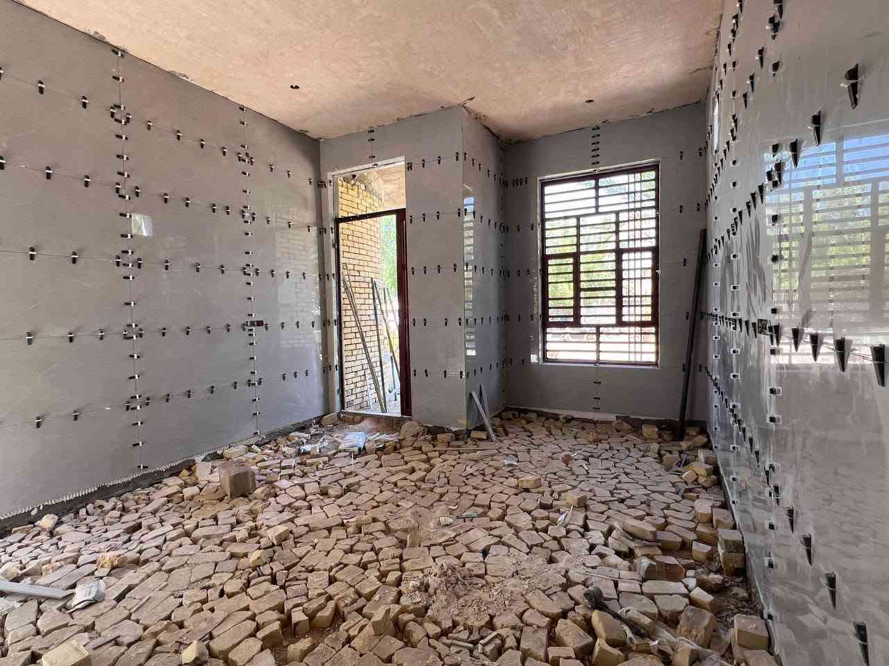 ***********
