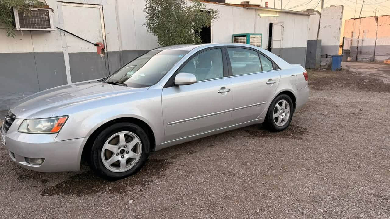 سلام عليكم سوناته 2006خليجيه فول موصفات سياره جديده حته جراد مابيه سياره بيه صبغ جملغ ونص باب بدون دوخل  ولباقي مكفول سياره هذه ربع مذب عليه تريك وين يعجبك مكينه كير صدر تخم تاير تبريد كله جديد سعر 85وبيه مجال بصيط مكان سياره بغداد حي جهاد ***********
