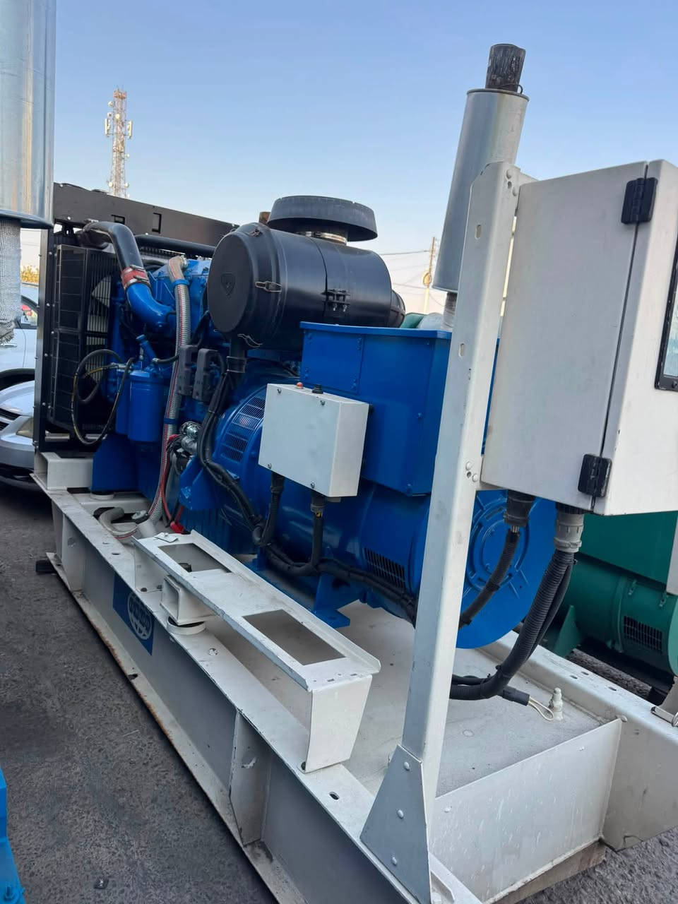 السلام عليكم ‏للبيع مولدة بيركز  (((440  KVA ))) حجم2300  إنكليزي أصلي
ماممفتوح شرط 
ساعات العمل 3000
وارد برطانيا 
سلندر 6 
يشيل حمل 1000 مرتاح 
توليد ستانفور 440 كيفي برطاني 
يوجد كاتم كتم الصوت المولده 100/100 و 100/80 
للتواصل :
‏‭***********‬
عنوان / أربيل /صناعة الجنوبية /كراج الحاج وفاء العوفه
