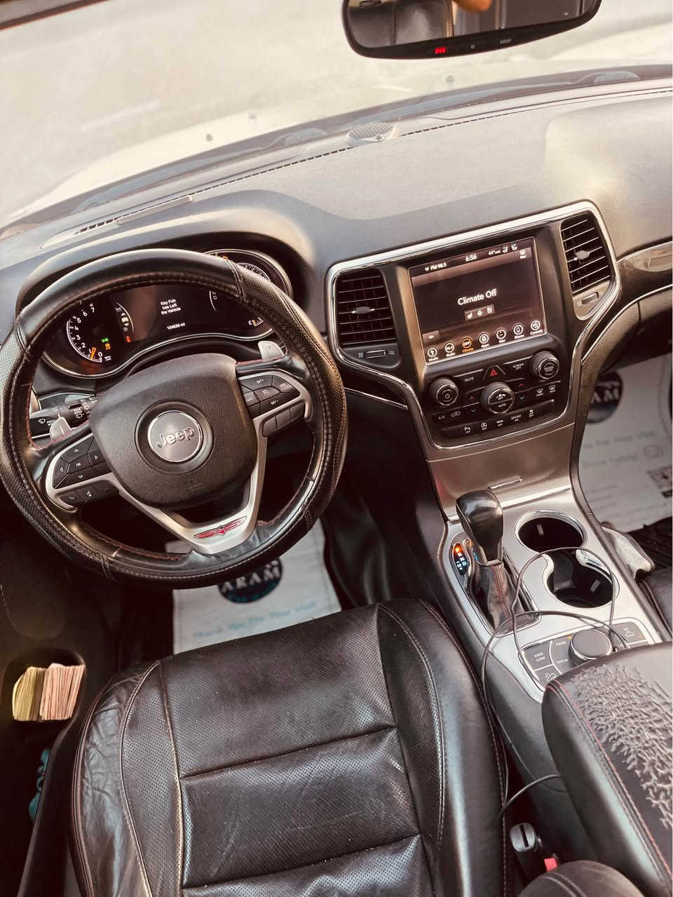 کوردی :/: عربی 
الشركة المصنعة: جيب (Jeep)
الموديل: غراند شيروكي (Grand Cherokee)
المواصفات: ترايل هوك فول (Trailhawk Full)
المواصفات والإستيراد:/ وارد أمريكي
سنة الصنع: 2018
المحرك: 3.6 V6
ناقل الحركة (القير): أوتوماتيك
نوع الوقود: بنزين
الحالة: مستعمل
المسافة المقطوعة: 105,000 ميل
اللوحة (الرقم): أربيل
السعر / الرقم للتواصل: ***********

دروستکراوی :- jeep
مۆدێل :- grand cheroki
مواسفات :- trail howk ful 
وارد: :- ئەمریکی
ساڵ :- 2018 
بزوێنەر :- 3,6 V6 
بگۆڕی بزوێنەر :- automatic
سوتەمەنی :- بنزین 
دۆخ :- بەکارهاتوو
ماوەی ڕۆشتن :- 105,000 mile
تابلۆ :- هەولێر  
نرخی :- *********** أربيل, العراق
