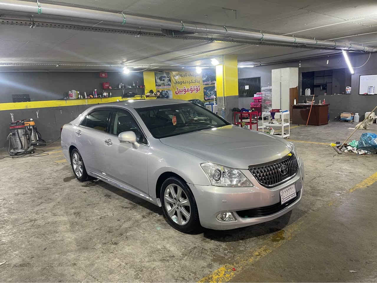 toyota majesta 2011
موسس  ٤٣$
فول موا سه فات به س به رده و جلدو سلايت نيه
مه كينه v8  ره نكى سلڤه ر به حرى
كاميره و شاشه و حاسه ى بيشو دوا
حه مامو بو ليش كراوه جامى بيشو دوا هه لكيراوه
جوارتايه و ويلى لوكى له زيره
ته بريدو كه رمى به شه رت
بريكى به سراوه 
كيرو مه كينه به شه رت *********** السليمانية, العراق
