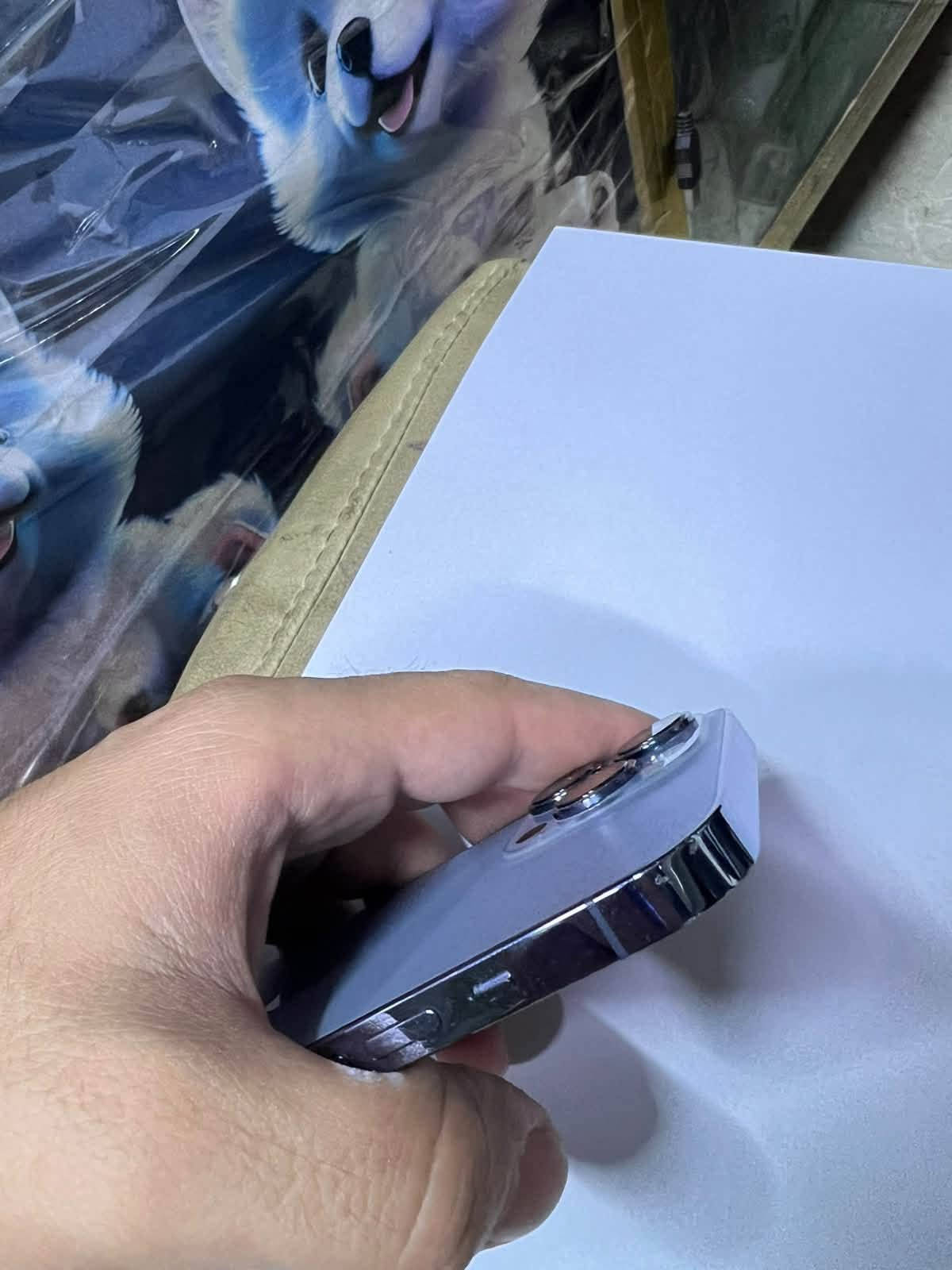 السلام عليكم

13برو ماكس 

مفتوح امبدل شاشه من جهاز ثاني اصليه 

عيوبه ضربتين بل شاصي خفيفات واضحات بلصور نكرشه 

شبكه السماعه نضفهة ابو الاجهزه وشالهة بلغلط 

فقط هل اشياء بي غير ذني مابي اي شي 

اذا تودي ابو صيانه ادمي ويفتهم يفتحهة اله يبدلك شبكه ويمسحلك الكامره الاماميه ويحطلك وتر برو نضيف مال اوادم تروح عمر وتكلفتهن من ١٥ ل٢٥ 

ملحقاته 

باكيته موجود ومطابق فقط بدون شاحنه وكفر 

ذ512ك بطاريته 77  للبيع فقط 650 وبي مجال بسيط

*********** مكانه فلوجه حي شرطه

نص مكتوب في الصور:
- ٧:٥٤
- حول
- iPhone 13 Pro Max
- اسم الطراز
- MLJX3J/A
- رقم الطراز
- حالة البطارية والشحن رسالة مهمة حول البطارية حالة بطاريتك متدنية جدًا. يمكن أن يبدل أحد مزودي خدمة Apple المعتمَدين البطارية لاستعادة الأداء والطاقة القصويين. العثور على خيارات الخدمة... الحد الأقصى للقدرة ٧٧٪ هذا قياس لقدرة البطارية مقارنة بقدرتها عندما كانت جديدة. قد تتسبب القدرة المنخفضة بتقليل ساعات الاستخدام بين عملية الشحن والأخرى. أقصى قدرة للأداء ستساعد الأنظمة المضمنة في النظام والمكونات في تخفيف آثار الأداء التي قد تلاحظها أثناء التقدم الكيميائي في عمر بطارية iPhone. شحن البطارية المحسن للحد من استنزاف عمر البطارية، يتعلم الـ iPhone من عادات الشحن اليومية، بحيث ينتظر ولا يتجاوز ٨٠٪ حتى يحين موعد حاجتك إلى استخدامه.