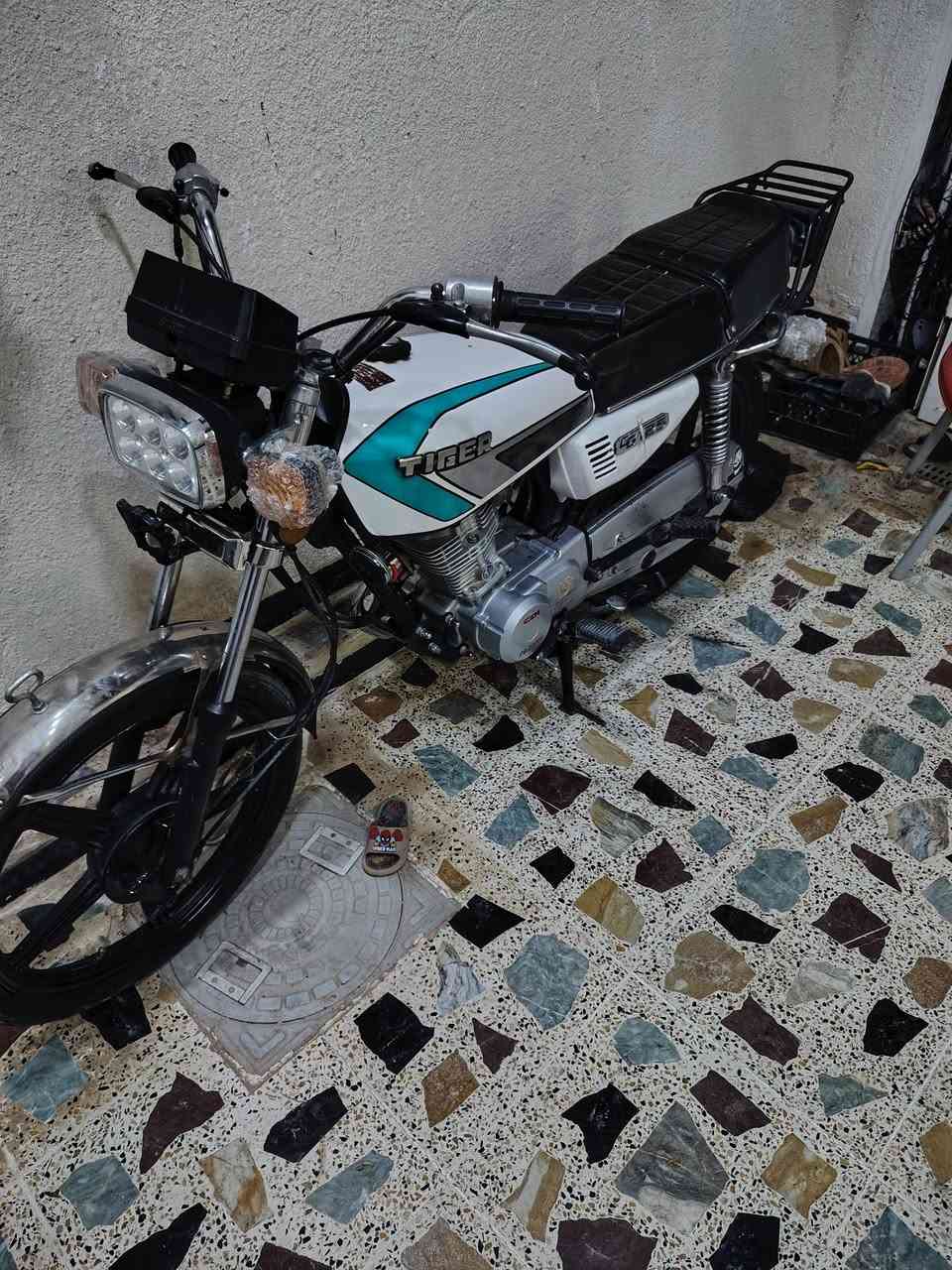 للبيع دراجه تايجر اوراق اصولي سعر 750 المكان ميسان المشرح ***********
