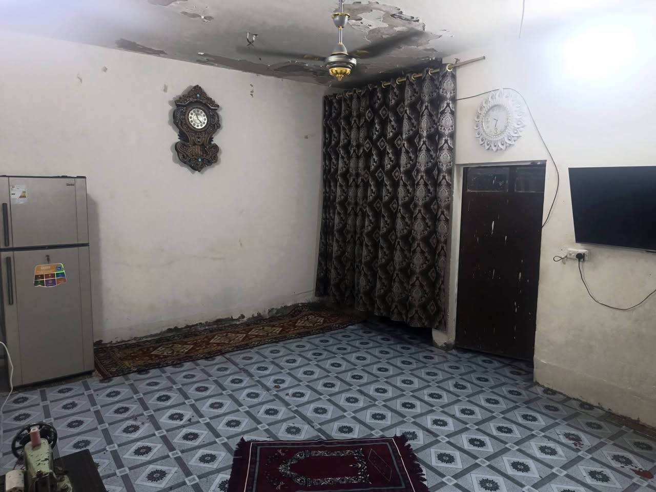 السلام عليكم،،،،من رخصت الادمن ممكن موافقه
​🏠 بيت للبيع - الفلوجة / الجولان الثانية
​ الموقع: الفلوجة - منطقة الجولان الثانية (حي الأرامل)
 السعر المطلوب: 20 مليون  (وبيها مجال للشراي الجاد)
​✨ تفاصيل  البيت:
​طرمه مع حديقة صغيرة 
​ 
​غرف نوم+ وصالة.+
​مطبخ.+منور+ حمام+ بيتونه بدون سقف+ديوانيه بدون سقف
مساحة البيت / 150/متر
​
​📞 للإستفسار والمعاينة:
يرجى التواصل عبر الخاص أو الاتصال على الرقم:   ***********
