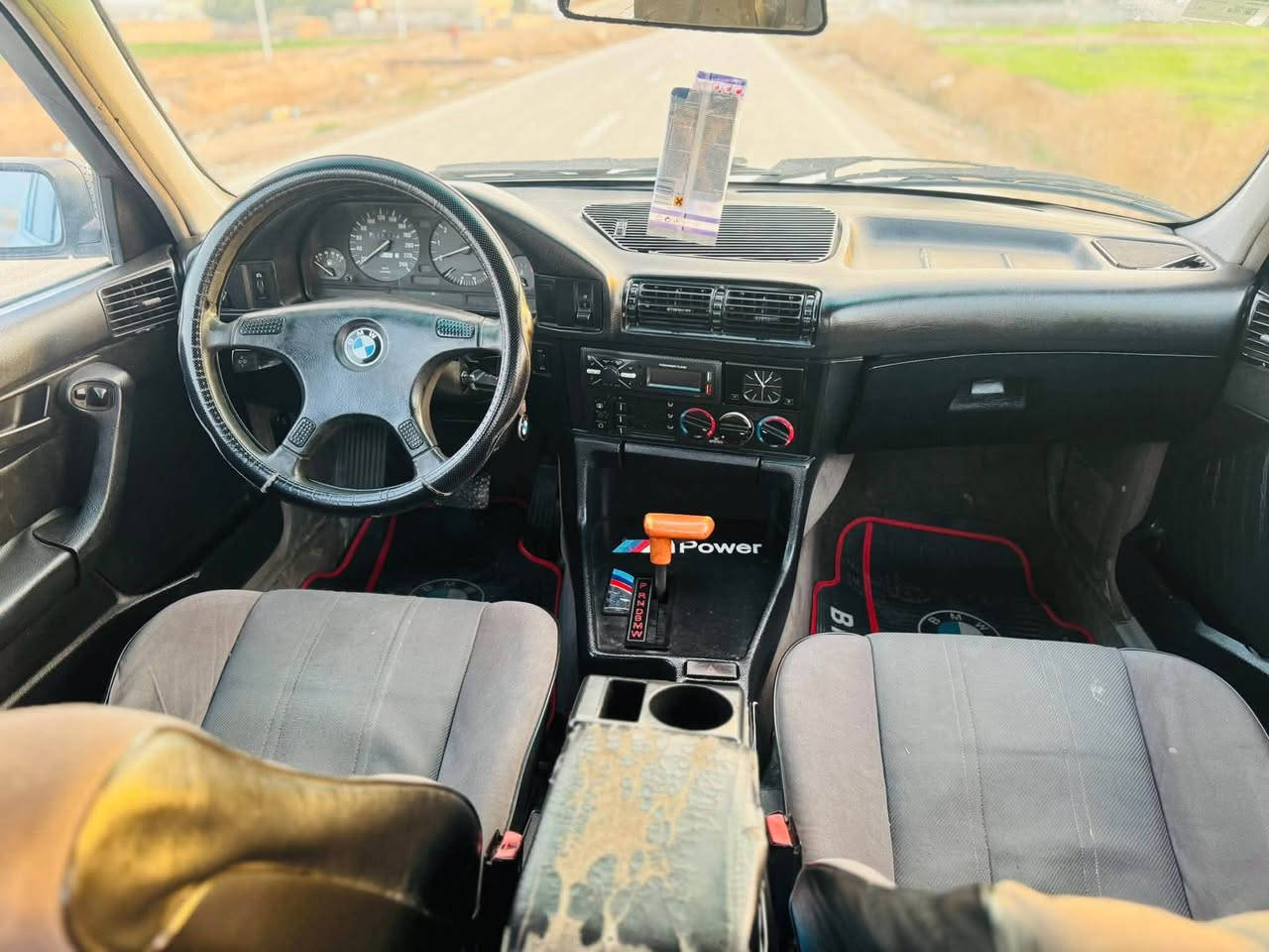 🚘 للبيع BMW 525 موديل 1990

🔹 النوع: BMW 525 مفتوح

🔹 الموديل: 1990

🔹 السيارة بلادية

🔹 الكير والمكينة وتبريد  خير من الله

🔹 السيارة نظيفة وما بيها غير صبغ بنيد  شويه أو جاملغ قطعه وحده 

🔹 السنوية باسمي ولغاية 2028

🔹 السعر: 45 $

📍 العنوان: بغداد

📞 للتواصل: ***********

نص مكتوب في الصور:
- 27°C