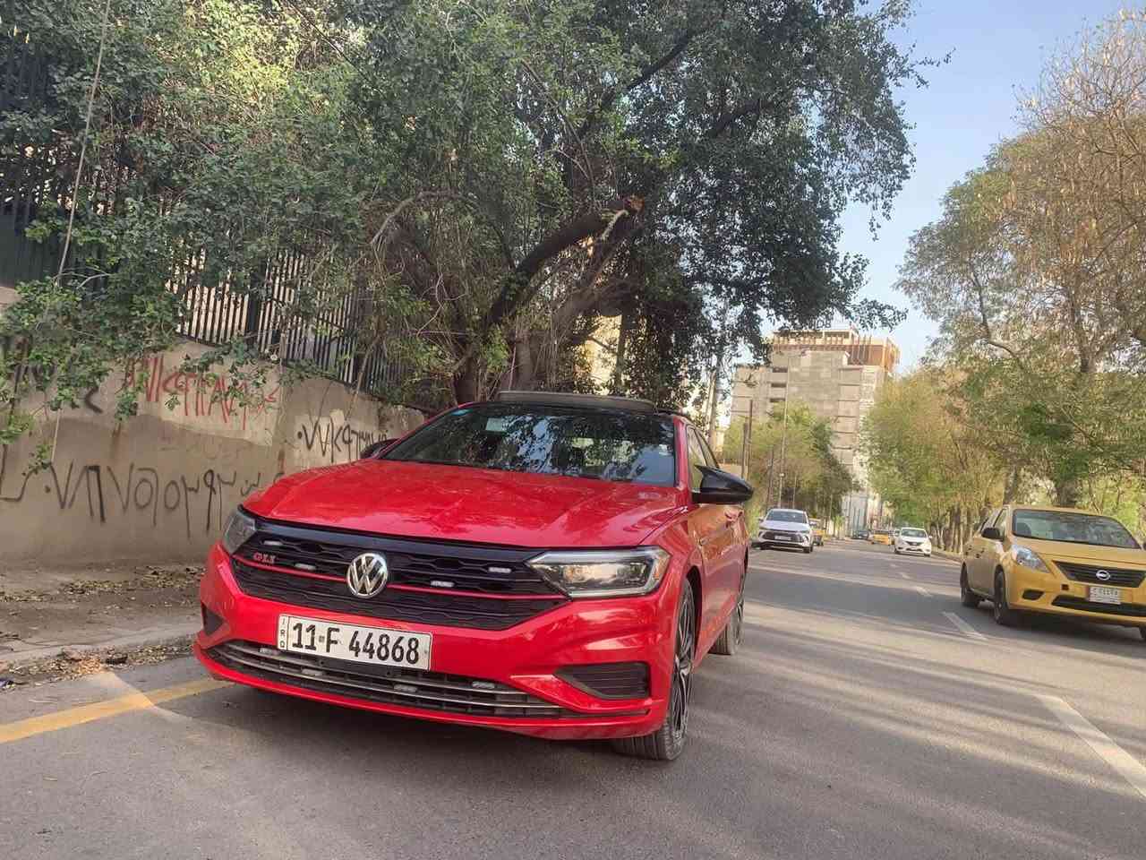 Volkswagen Jetta 2019
سعر بلاشش ١٣٥$ بيها مجال🔥
فوول مواصفات  R, Line
بنوراما
بصمة
رادارات ٣٦٠ درجة
كراسي جلد،كهرباء،تدفئة 
داخل لونين
تحكمات ستيرن
وياله ١٨
ماشية فقط ١٢٩الاف
ضرر❌بنيد وجاملغ وبيها بخات هنا 
ارباك ستيرن و داشبورد اصلي 💯/💯
سيارة مرقمة و بسمي
موجودة 📍بغداد
***********
