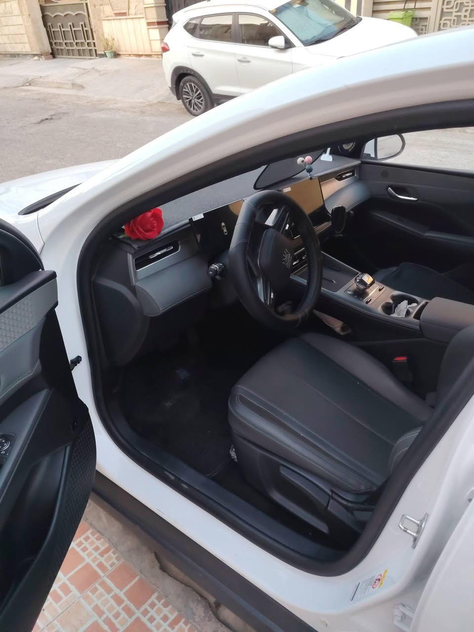 السلام عليكم
BYD كين بلاص موديل 2025
ماشيه 3000 محرك
3000 بطارية
دهن جديد من شركة الحسام
كفاله عامه
رقم بغداد باسمي تحويل مباشر
سعر 18900 قفل
شراي اتصل
***********
مكاني بغداد شهداء السيديه
