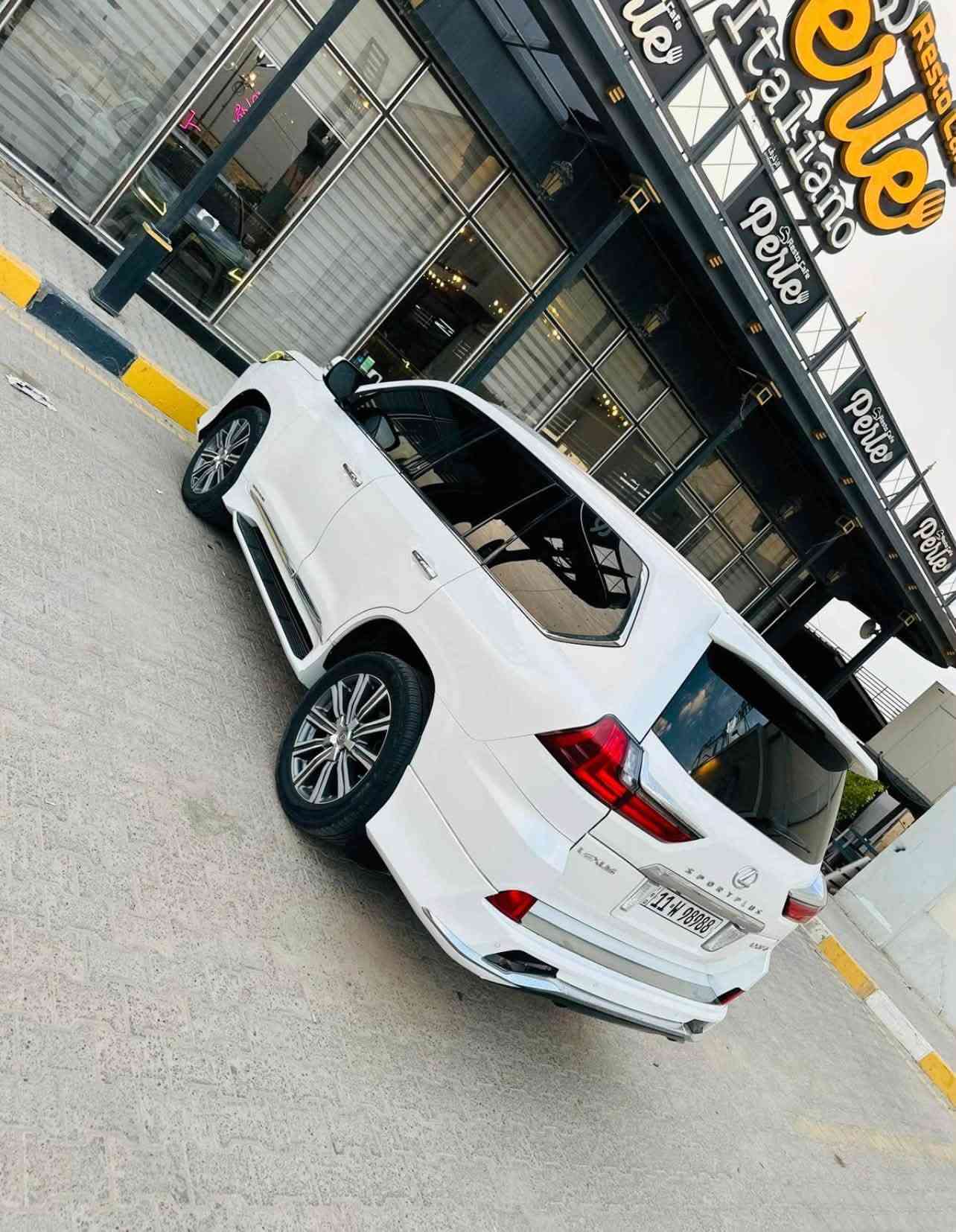 لكزس S سبورت • ٢٠١٧ • ٨ سلندر
