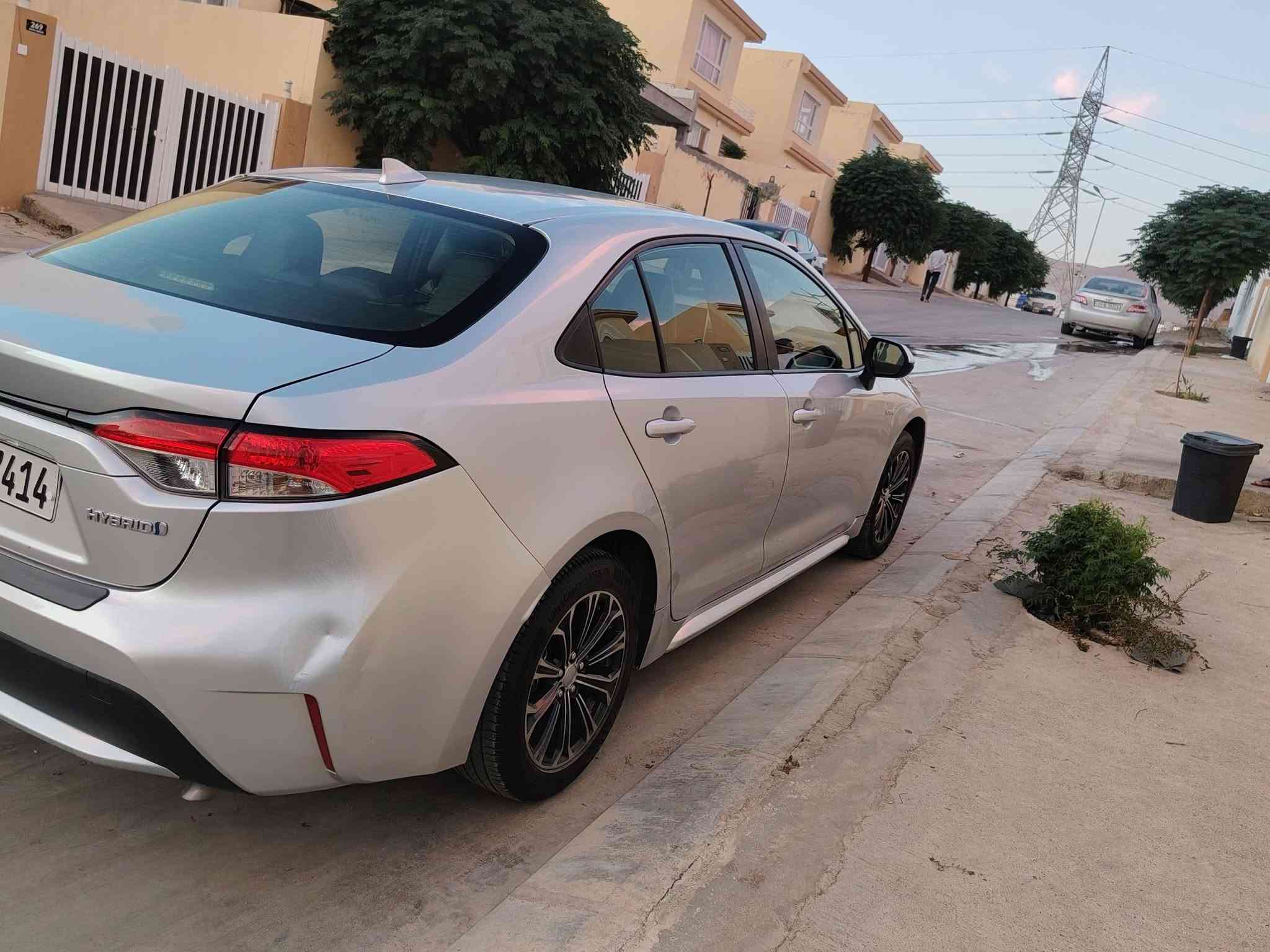 مساءالخير كورلا هايبرد وارد أمريكي لون سلفر٢٠٢٠ حادث جاملغ وباب مبدلات أصلي نفس الون وبيه كلير أمريكا ثلاث قطع بدون معجون سياره مبيه لاشاصي ولا لغد كله سليمه ماشيه 80  رقم وسنويه كلها جديد رقم بسليمانية بسمنه سعره 122 ومجال مكاني بسليمانية ***********
