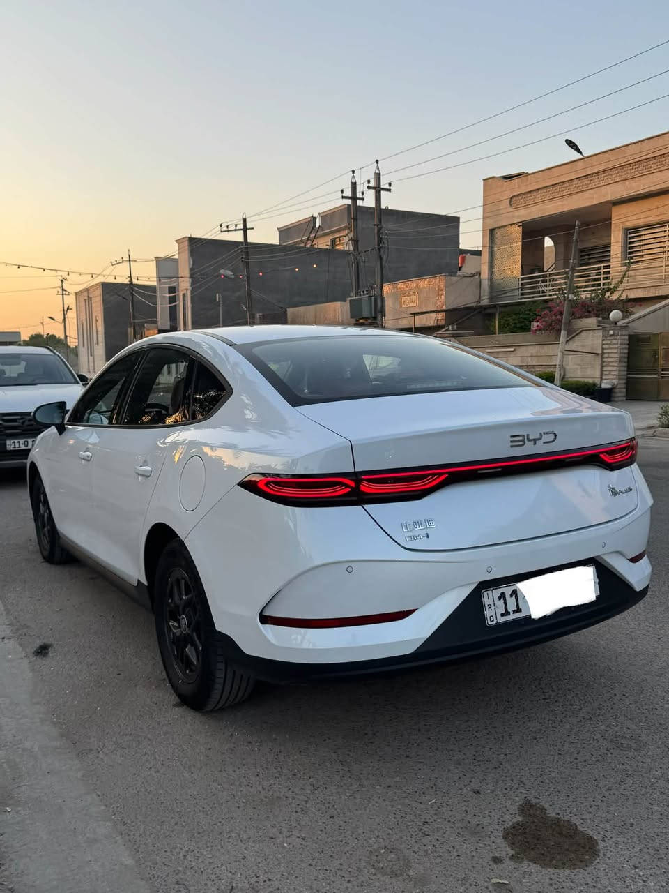 السلام عليكم بيوايدي كن بلاس ٢٠٢٥
دخول ٢٠٢٦ داخل احمر رقم مميز ٥٥٠٥١ 
ماشيه ٤٧٠٠ الكلي رقم بغداد بسمي 
كفاله عامه ضبغ بارد تبديل دبل كود 
بيهة ملاحضه بالباب مال صدر بسيطه موضحه بالصور 
محدث الشاشه اخر تحديث ومنزل كل التطبيقات غراض كامله 
السعر ١٩٦٥٠ بيهة مجال بسيط حك الجيه فقط مكان سيديه 
***********

