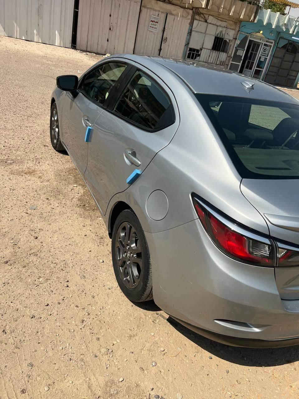 السلام وعليكم تيوتا يارس 2019 وار امريكي
حادثها كلش خفيف مرفق بالمنشور قطعتين صبغ فقط كير محرك مكفولات لغد شاصي هم مكفولات 
السيارة بسمي رقم جديد سنوية جديدة هزة جديدة مواصفاتها فول الفول من عدة الفتحة رادار امامي 
تحكم ستيرن جهتين 
شاشة كامرة خلفية
نضام سبورت 
بصمة تشغيل 
مثبت سرعة
ويل كب كروم 
اشاير مري 
وبعد بيها مواصفات ماشية 84ميل
تبريد + تدفئة صدر امامي خلفي نضيف 
سيارة جديدة استعمال شخصي مكاني بغداد 
السعر 95 وبيها مجال ان شاء الله للاستفسار ***********
