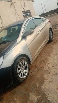 سوناتا ٢٠١١وارد امريكي مبدل بنيد وجاملغ بدون صبغ  رقم ديالى السعر ٦٥ ل...