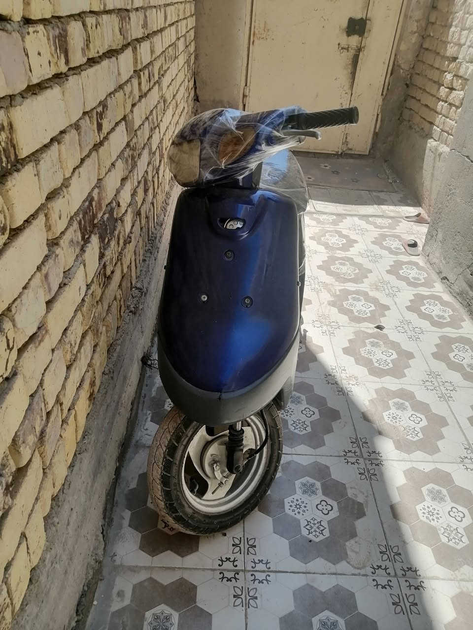 السلام عليكم شباب زعره خطين قفل اكسن سلف هندر نهضه السعر قفل ٢٠٠ مو شراي لا تعامل رجان ***********
