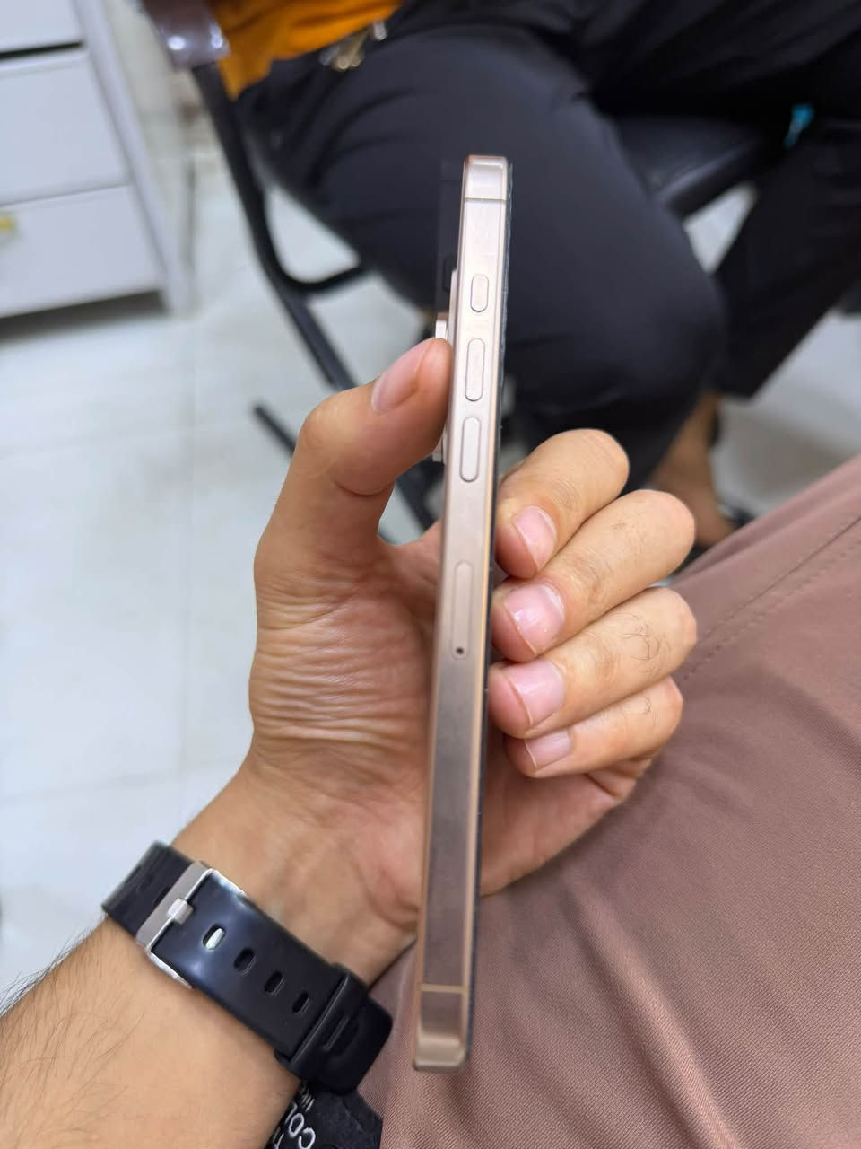 آيفون ١٦ برو ماكس • ٢٥٦ غ.ب. • بطارية ٩٦٪