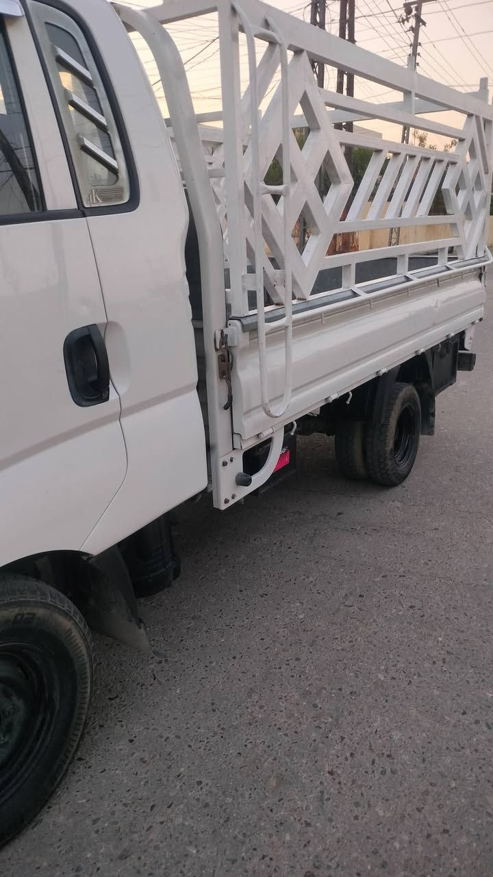 البيع كيا موديل ١٠/نضيفه مال جناي شرط محرك وكير السياره حيل حلوه ماتصرف عليها كلشي رقمها انبار شرط التحويل مكان السياره بيجي  الاتصال عل رقم ***********
