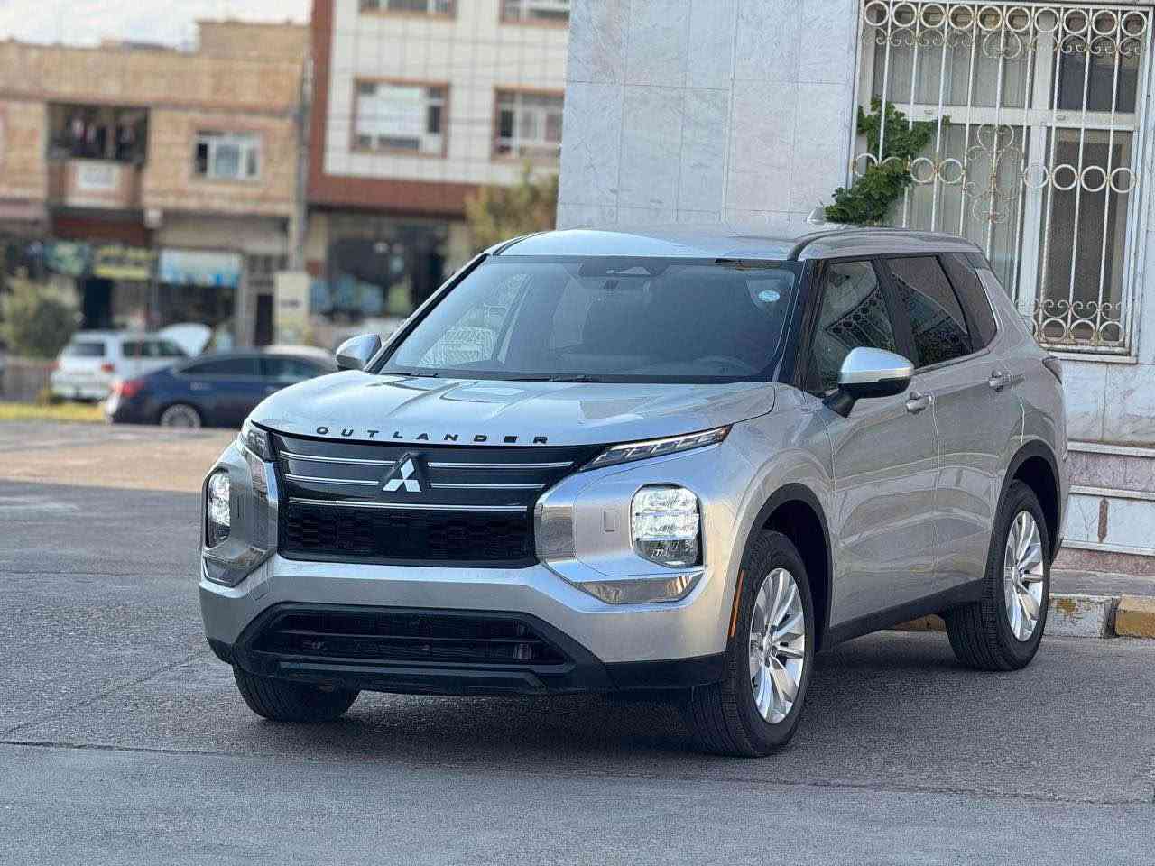 Mitsubeshi outlander 2025 s awd

سيارة زيرووو فقط ماشية ٩٥ ميل 👌 
ثلاث قطع و نص صبغ 
دبل اكسن و 7 راكب و شاشة كبير و كشنات هيتر
شرط ترقيم اربيل دهوك سليمانية

سعر 🔥 159 ورقة و مجال
مكان عقرة "ئاكرئ"
واتس اب و كورك *********** اكر, نينوى
