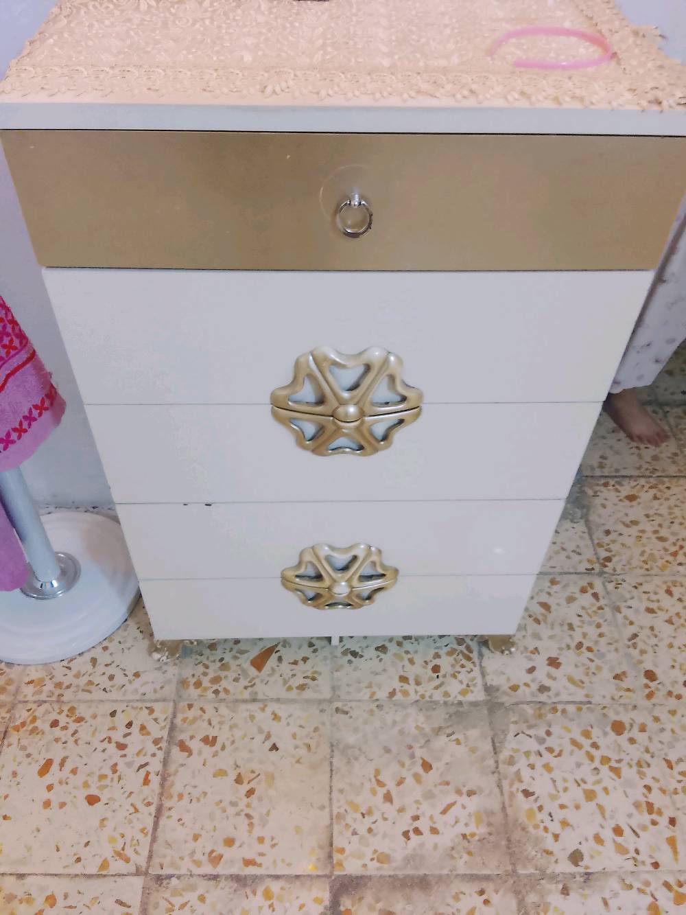 غرفه نوم جديده للبيع سعر 450 وبيه مجال لطيبين للاتصال  ***********