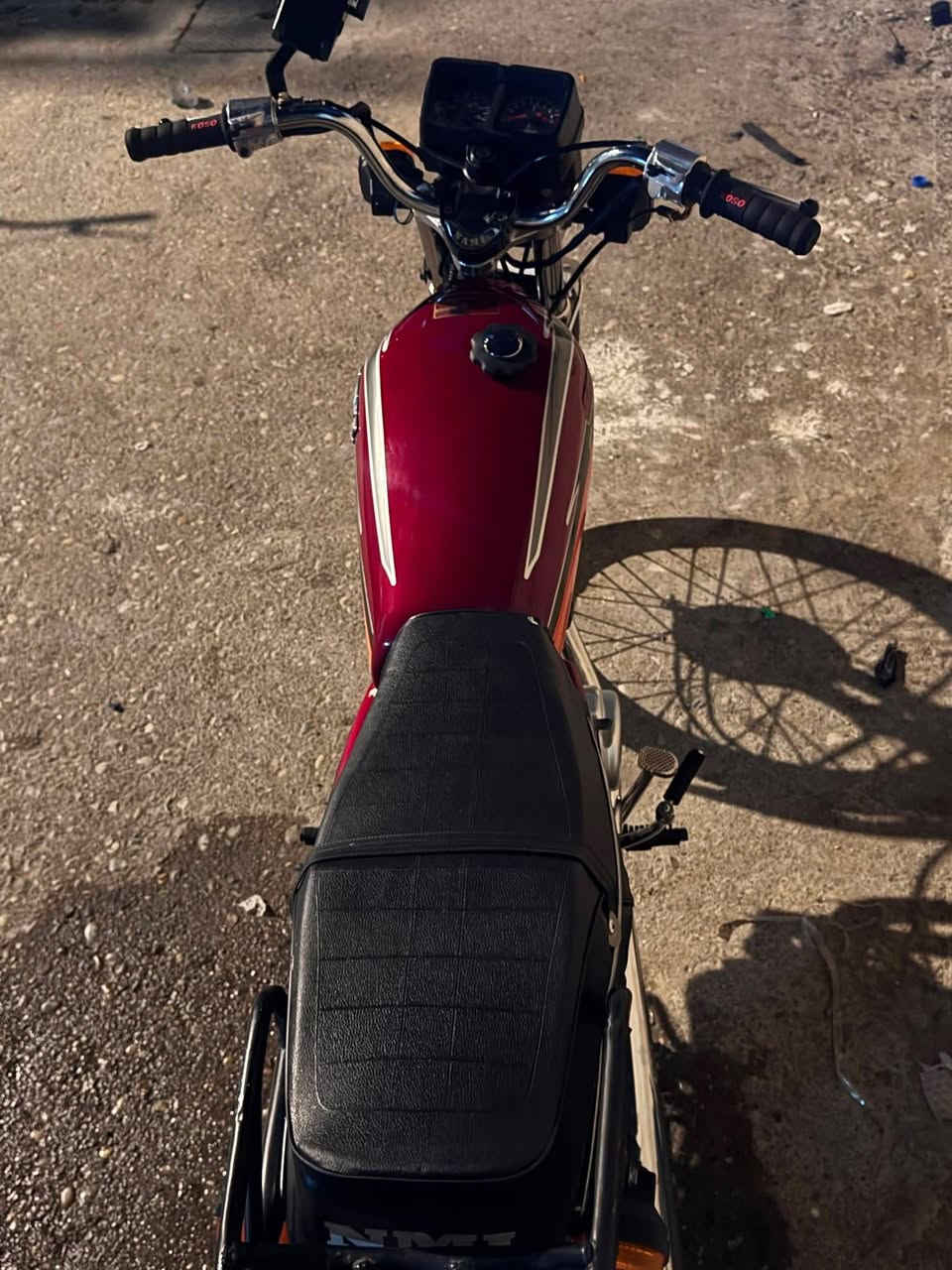 سلام عليكم نامه شلامجه شلامجه تعمير 25كلها شاصي 17القوي وتحمل المتين أوراق بس وحده المنفيس نضيفه بمعنى الكلمه وكدامك سعر 700وبيها مجال لطيبين 
رقم الهاتف ***********
