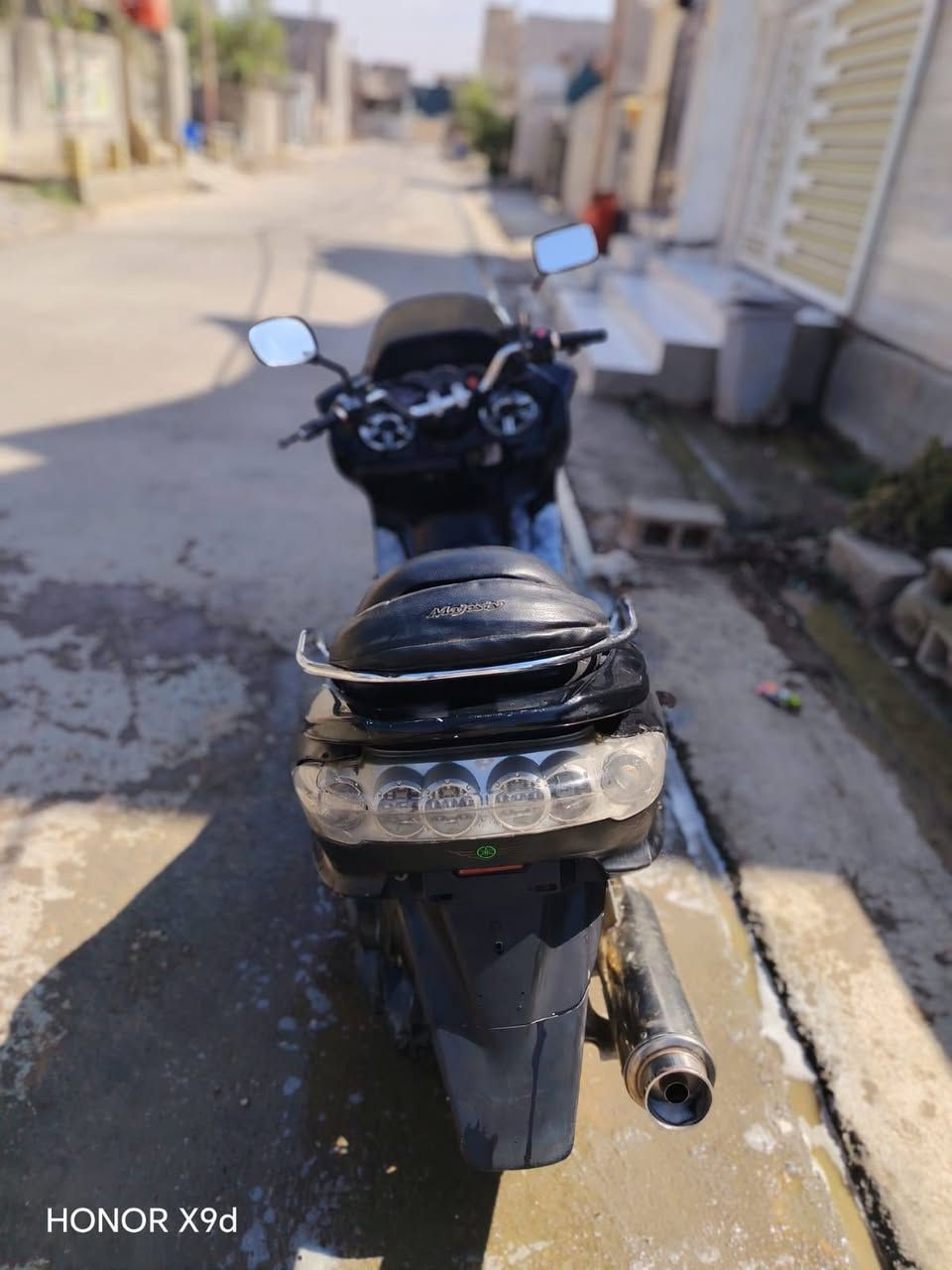 السلام عليكم ماجسته دبل رون سعر 500وبيها مجال لشراي 
الرقم ***********

نص مكتوب في الصور:
- HONOR X9d