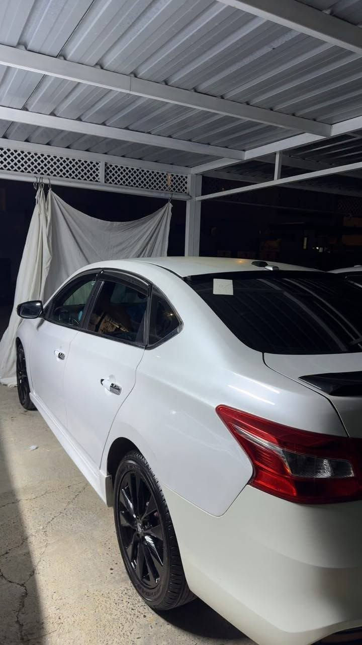 NISSAN SENTRA 2017
***********
نیسان سێنترا 2017 - فول مواسەفات SR
​گێڕ: ئۆتۆماتیک 
​مەکینە: 1.8 لیتر (4 سلندەر)
​بەسمە دەرگا و کارپێکردن
​بئ سلايد
​کوشن جڵد   گەرمکەرەوەی کوشن (کوشن هیتر)
​شاشە و کامێرای دواوە
​سیستەمی دەنگ BOOS 
​سپۆیلەری دواوە باڵ
​ویل کۆپ کەپ (رینگ سپۆرت)
​ئاوێنە کارەبایی و هێمای ئاوێنە (ئیشارەت)
سعر ١٠٥ $
​سیستەمی لێخوڕینی Eco / Sport / Normal
3N1AB7AP4HY292890
سياره كه له هه وليره
***********
بئ صبوغة أربيل, العراق
