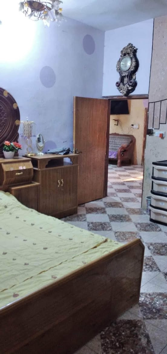 السلام عليكم
الدار للبيع 
المساحه 250م طابو زراعي 
متكون من طابقين وحديقه كبيره كامل الخدمات 
 
المكان / بهرز حي صدام قرب جامع الفتاح 
الاستفسار الاتصال على الرقم *********** اومراسله الصفحه
