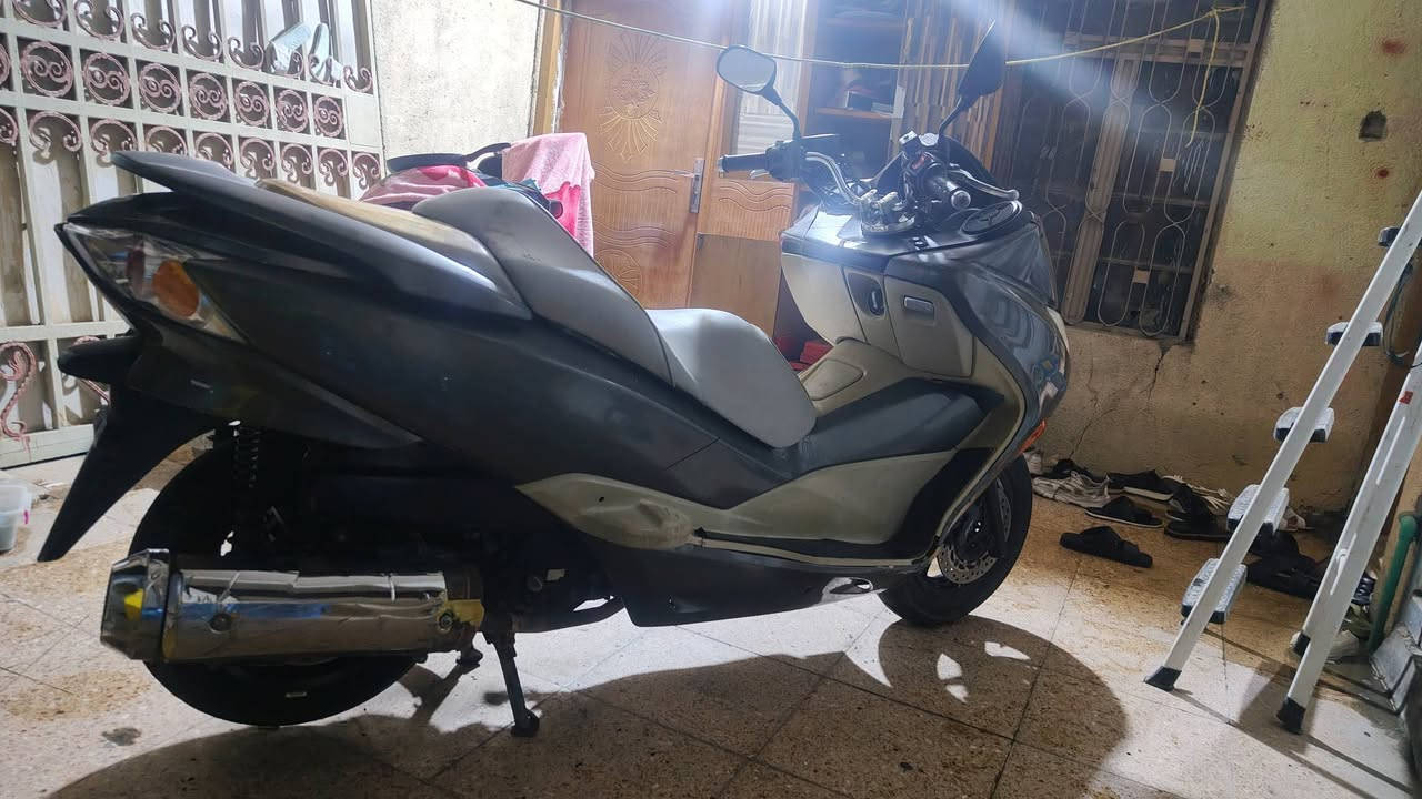 فورزه 010 / فول موصفات
محرك ما مفتوح معدل 140 بالطريق 120 
ستوني مسوي ادامة ماي راديتر اصلي ضمان سنتين + دهن اكسادو + دهن اكسل اصلي 
كلج خلفي بنز + قايش كلة جديد 
دراجة بلادية ما ملعوب بالضفيرة 
النضافة 80%
------------
اوراق اصولية عنواني بصرة 
السعر 9 وبيها مجال 
- ***********
