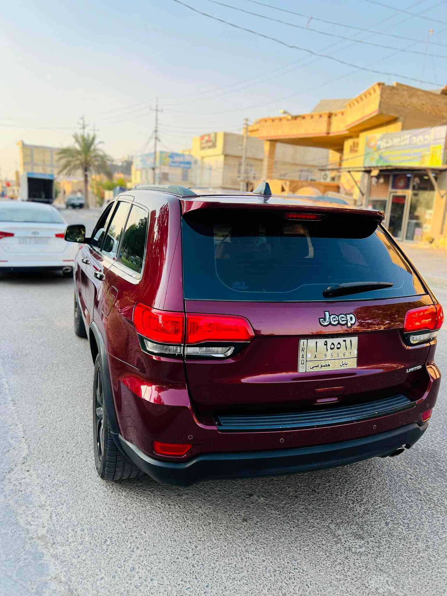 السلام عليكم جيب شيروكي لمتد فول 1/1
السيارة فول مواصفات للاخير 2018 3600v 
حادثها بنيد وجاملغ مبدل وبيبان ثنين كلير فقط 
بنراما 
كشنات كهربائي 
كشنات تدفئة خلفي امامي 
قطعتين تبريد 
حساسات
مثبت سرعة 
باقي الـمتدد معروفة 
السيارة جاهزة للاخير تخم تاير حدادية خلفي امامي 
السيارة رقم بابل مكانها كربلاء 
سعر 165 وبيها مجال قليل 
***********
واتساب ***********
