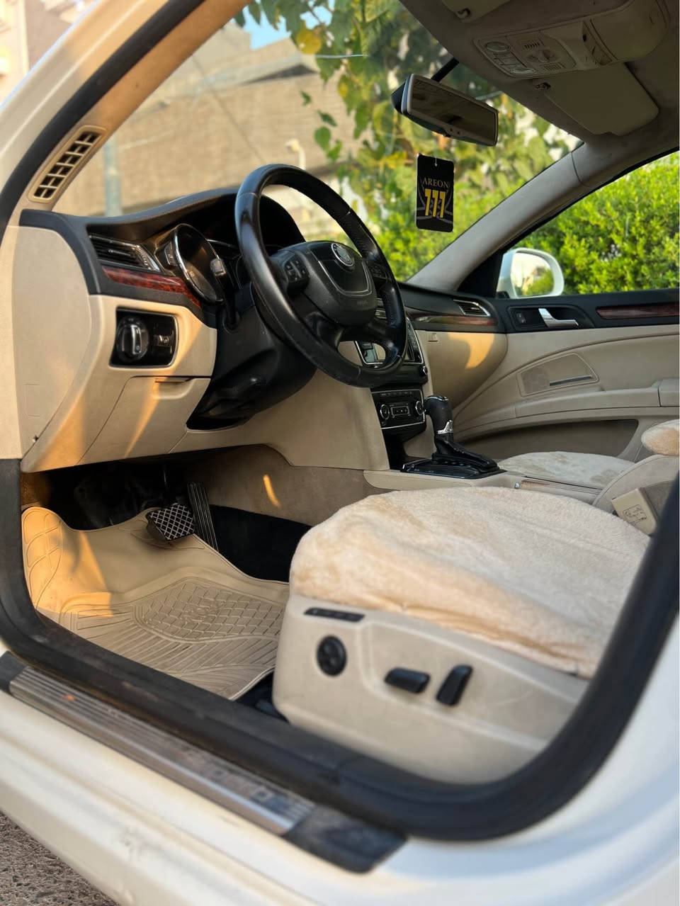 Skoda super b ……
مـۆدێل__٢٠١٢
سـفڕی ئێرەيەو قـەپات مواسـەفاتە
مەکينـە ٢٠ و شـەش گێـڕە
گێـڕ و مەکيـنەو کارەبای بە شـەرتە
حيـزام بۆياخە بێ دەعم لۆکە سەيارەکە
….ـ….
١_تۆماتيـکە
٢_سـلايدە وە سـلايتەکەشی تاقە شـەمسيشە
٣_کوشين هيـتەر و کارەبايی و خـەزنە
٤_تحديد سـرعە
٥_ڤۆليـۆم
٦_تراکشـن
٧_لايـت عـەدەسـە و زينـون
٨_فلچـە ئۆتـۆ
٩_پێـنچ پەردە بيلادی
١٠_لايد ئـۆتۆ
١١_کامـيرە 
١٢_حەسـاس
١٣_سـندوق کارەبايی
………….
زۆر مواسـەفاتی تريش
____ـ_____
ســعر خوار هەموو بازار….💣💣💣💣💣💣💣💣💣
 
٦٤وەرەقــەو مەجالەکی کەم و برايانە
……….
*********** أربيل, العراق
