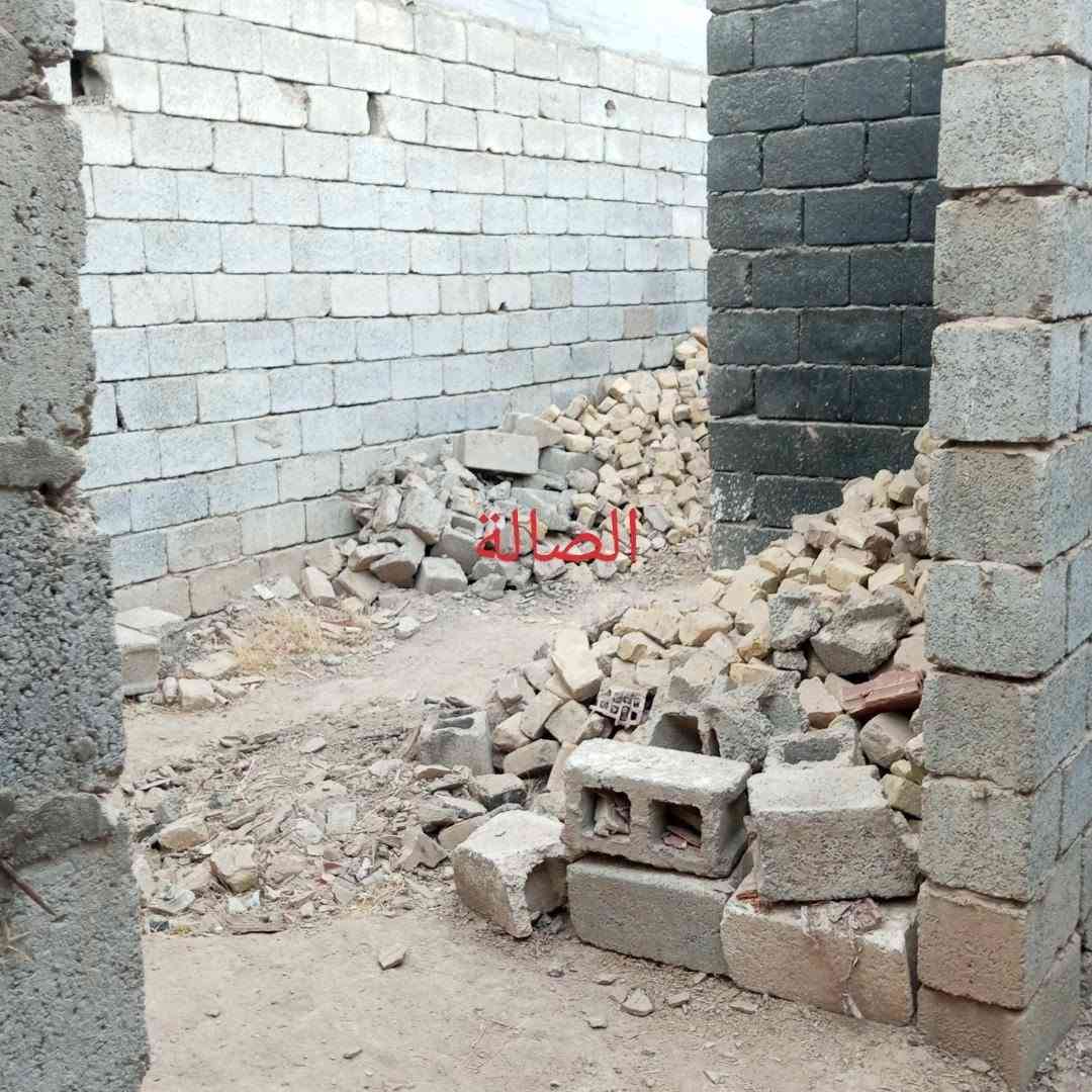 السلام عليكم هيكل للبيع المساحة 125م زراعي سند 25 الموقع /قرية خليل الصالح فرع صيدلية ضحى جزمي قرب مولد منصور 
السعر خاص اتصل واتدلل للاستفسار او الاتصال على الرقم /***********

نص مكتوب في الصور:
- الصالة
- الصلبة
- حمام