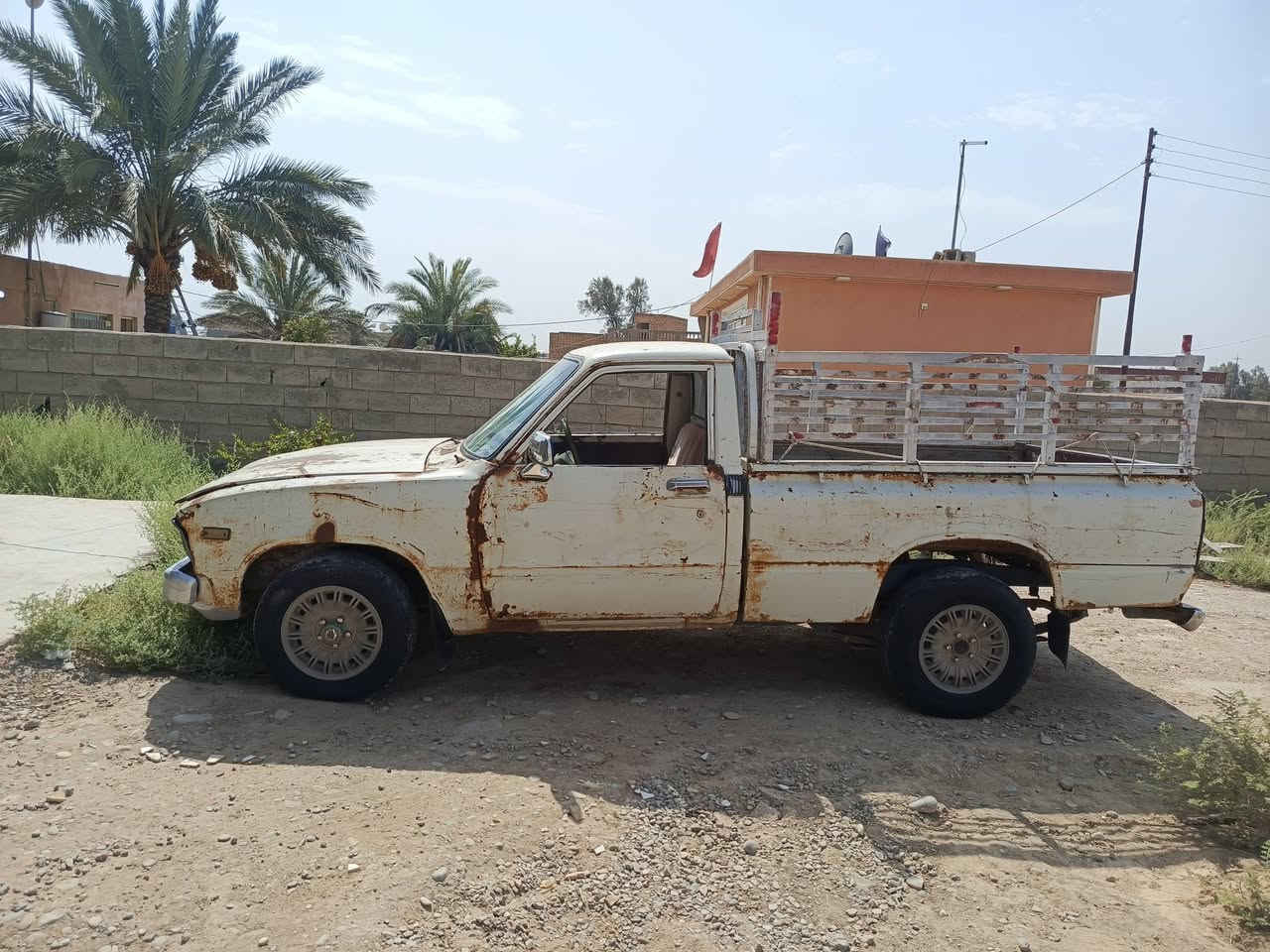 السلام عليكم ورحمه الله وبركاته بيكم للبيع تحويل مباشر السعر خاص بغداد المدائن ناحية الوحدة شارع اللج ***********
