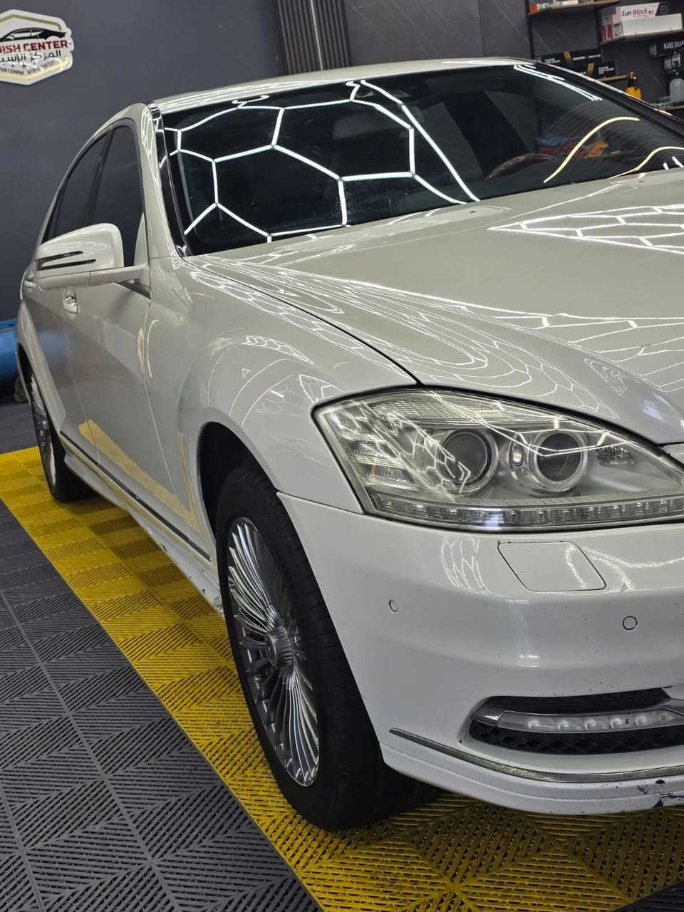 مرسيدس s550 باب طويل موديل 2011 وارد امريكي رقم بغداد السعر 190 بيع بيها مجال بسيط  
رقم الشاصي WDDNG8GB7BA363289
رقم الهاتف ***********
المحافظة كربلاء
