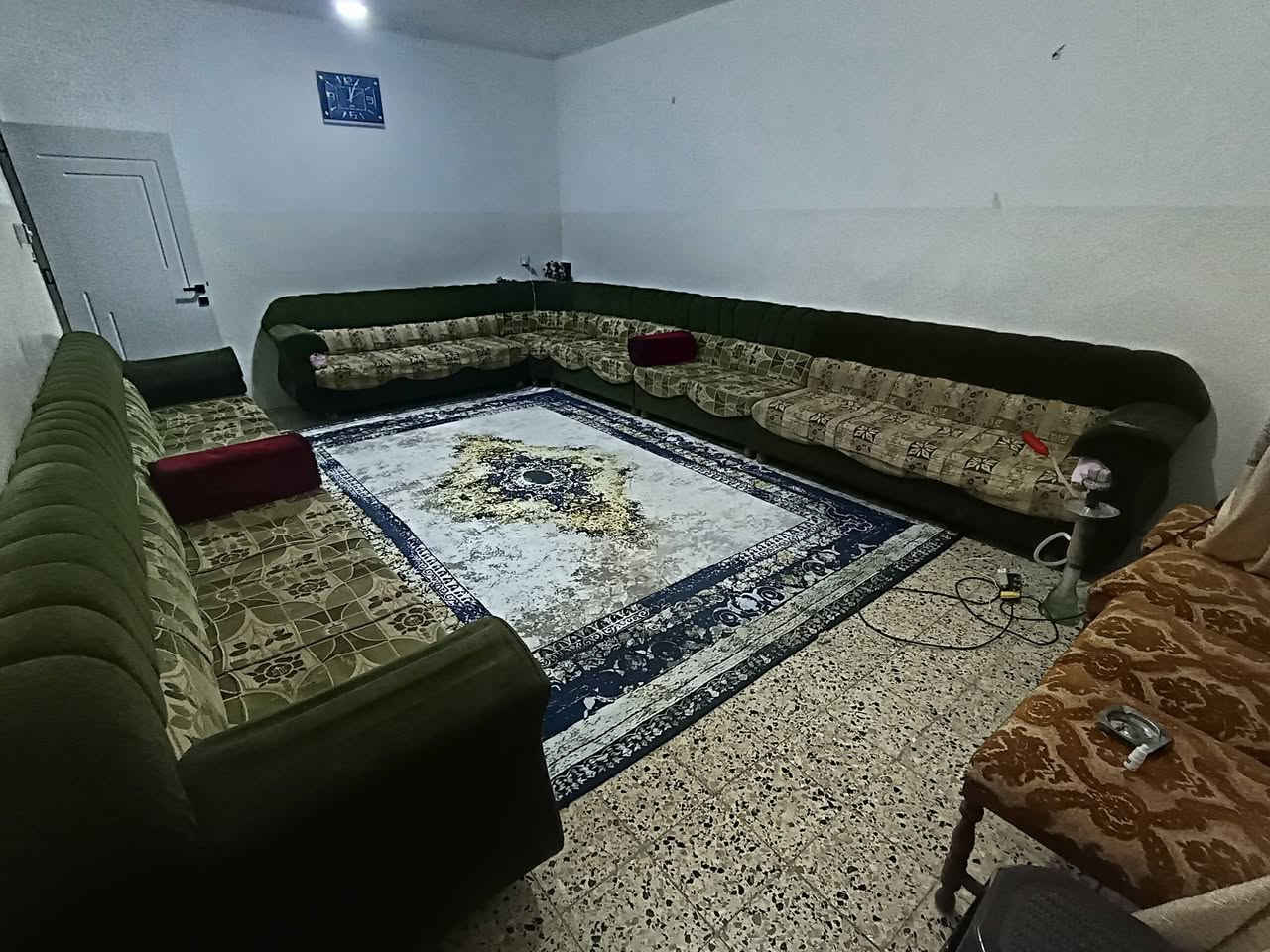 ١٧ مقعد • زاوية • كنب