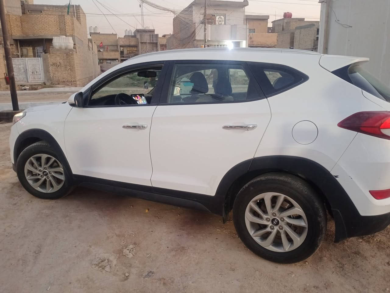 12ملاحضه بيه كصه مال بنيد بارد
سلام عليكم توسان موديل 16
خليجي 
مواصفات 
1_ شاشه+كامره دواره
2مري شفط+اشاير با مري 
3كشن كهربائي 
4لد نهاري
5كشاف ضباب 
6تحكمات استيرن 
7مكينه 2000دوش
8رقم بغداد جديد
9اسعر 145وبيه مجال 
10 مكان بغداد حي البتول 
11لاستفسار ***********
