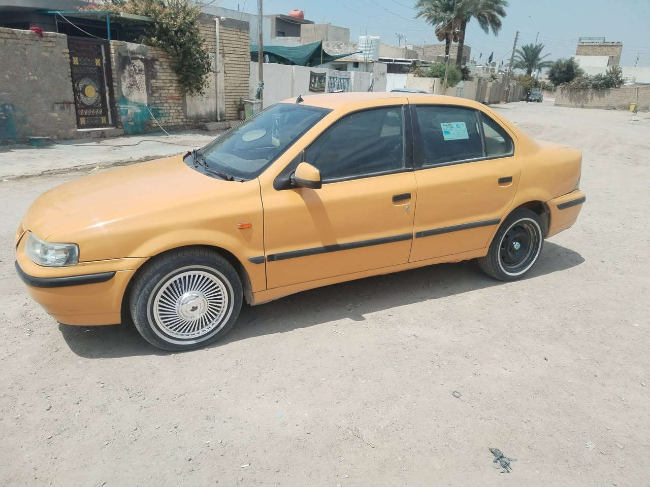 السلام عليكم ورحمة سمند للبيع موديل ١٠ رقم واسط دولي هزة جديدة تحويل مباشر كير مكينة مكفول تبريد ثلج كهربايات مكفولة حدادية تخم تاير جديدر السيارة مابيها نقص فقط  طخة بالجنطة مصفرة هيئة وغرامات مكانها واسط صويرة السعر ٣٠ مكلف بالنشر التصال على الرقم
***********

