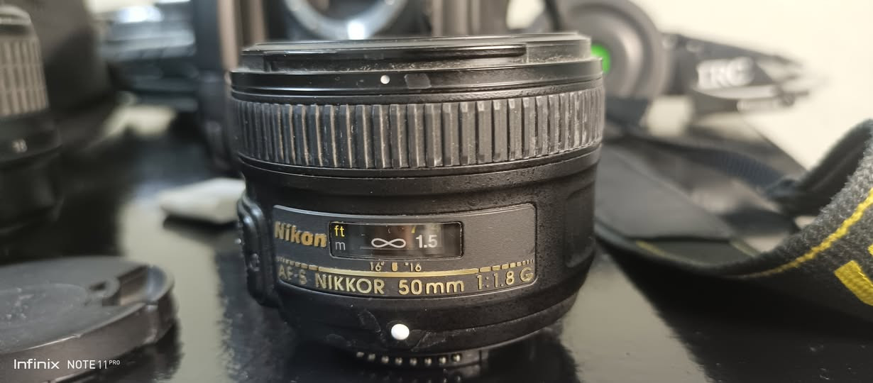 نيكون D90 • عدسة ٥٠مم • فتحة ١٫٨