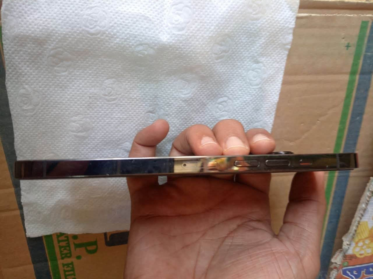 13 برو ماكس 📱
المواصفات:
الذاكرة: 256GB
اللون: Graphite رمادي غامق
البطارية: 95% اصلية مكفولة 🔋
الحالة: نضيف 100% ما بيه خدش
مكفول: ما مبدل بيه ولا قطعة - افحص بكيفك 3uTools
الملحقات: شاحن فقط
النسخة: امريكي LL/A

للاستفسار التواصل ***********
