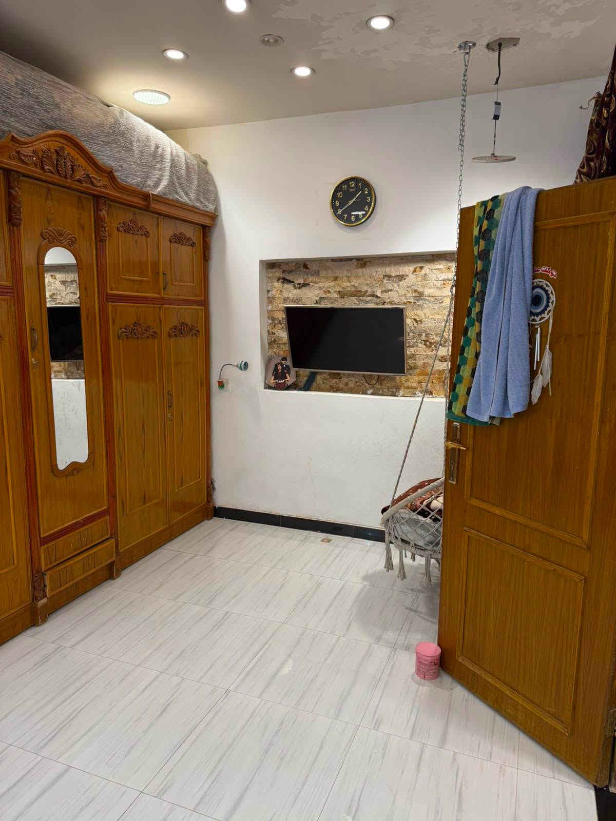 دور الشرطه • ١٠٠م • طابق ونص