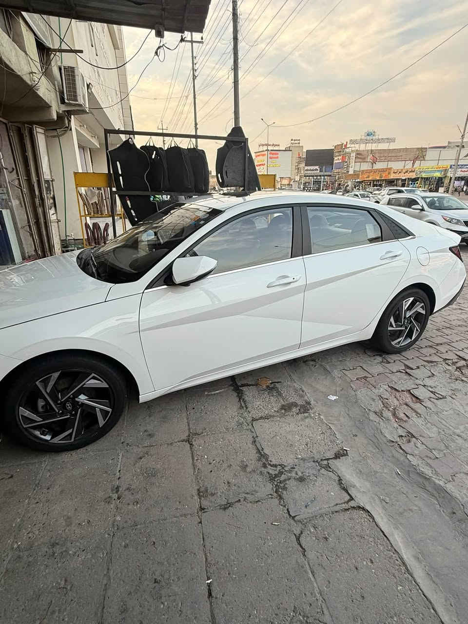 السلام عليكم

النترا 2024 تجميع الصين 

محرك 1500دبل نوزل 

رقم اربيل تريد تحويل تريد وكاله 

مواصفات السيارة

شاشة 

كامرة خلفية 

عداد الكتروني 

كشنات جلد لون احمر❤️👌🏻

فتحت سقف

اشاير بلمري

مري شفط وترحيب 

حساسات امامية وخلفية 

السيارة مكفوله صبغ وتبديل 

ماشية 25 الف

 سعر السيارة 136بيها مجال قليل 

مكان السيارة بصرة 

***********
